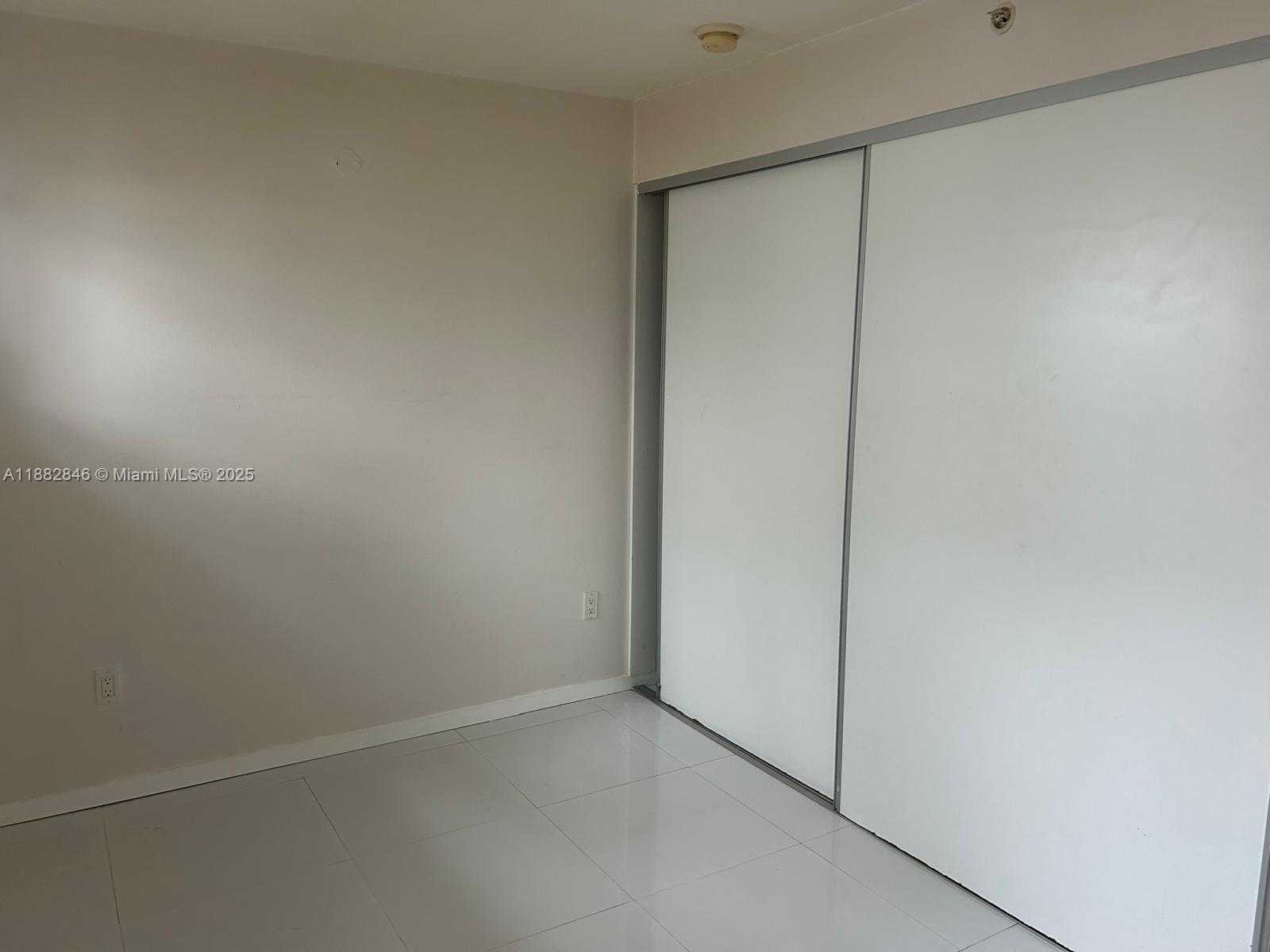 Small Image of 801 15TH ST #206, Miami Beach Number 7