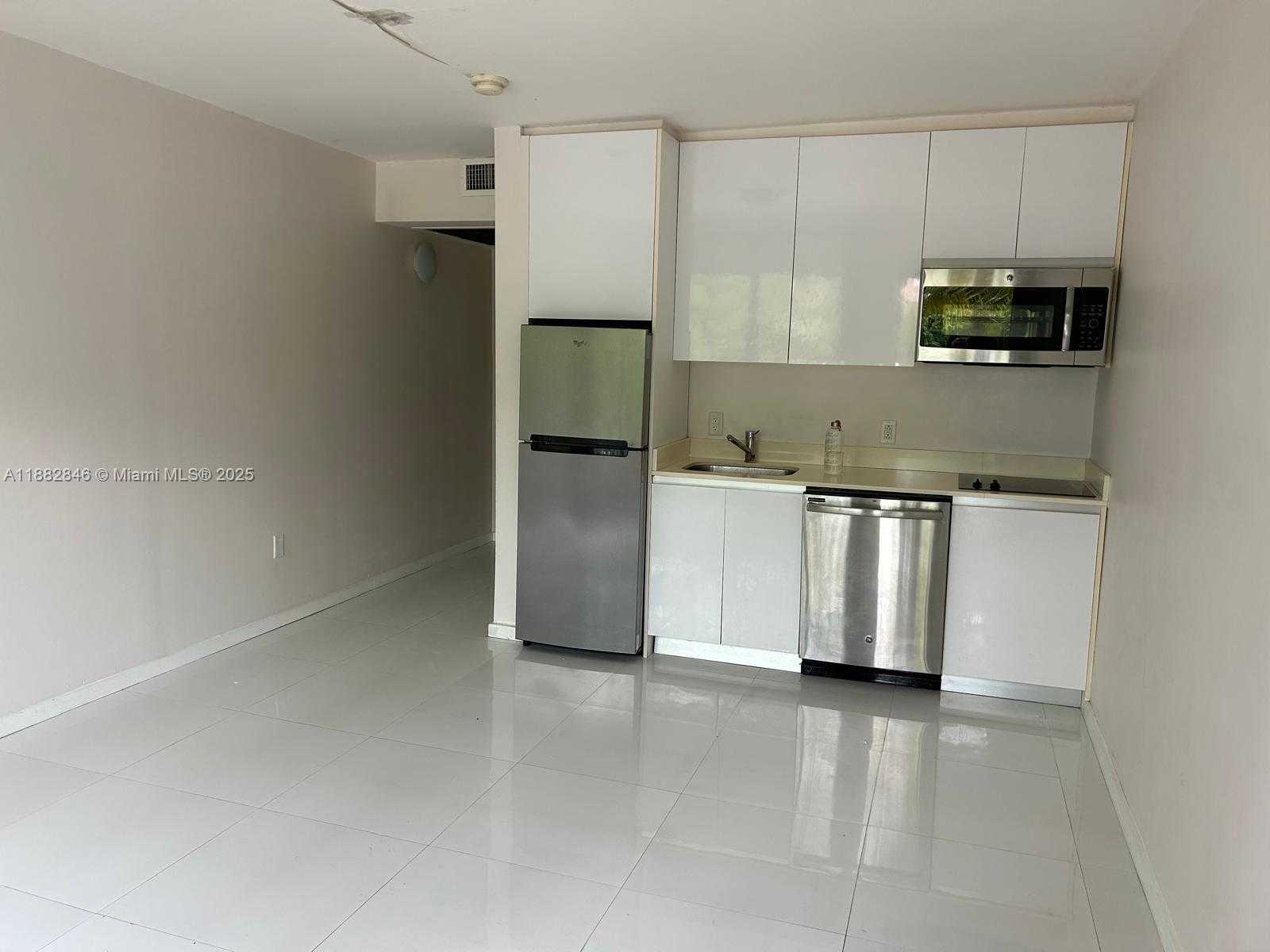 Small Image of 801 15TH ST #206, Miami Beach Number 8