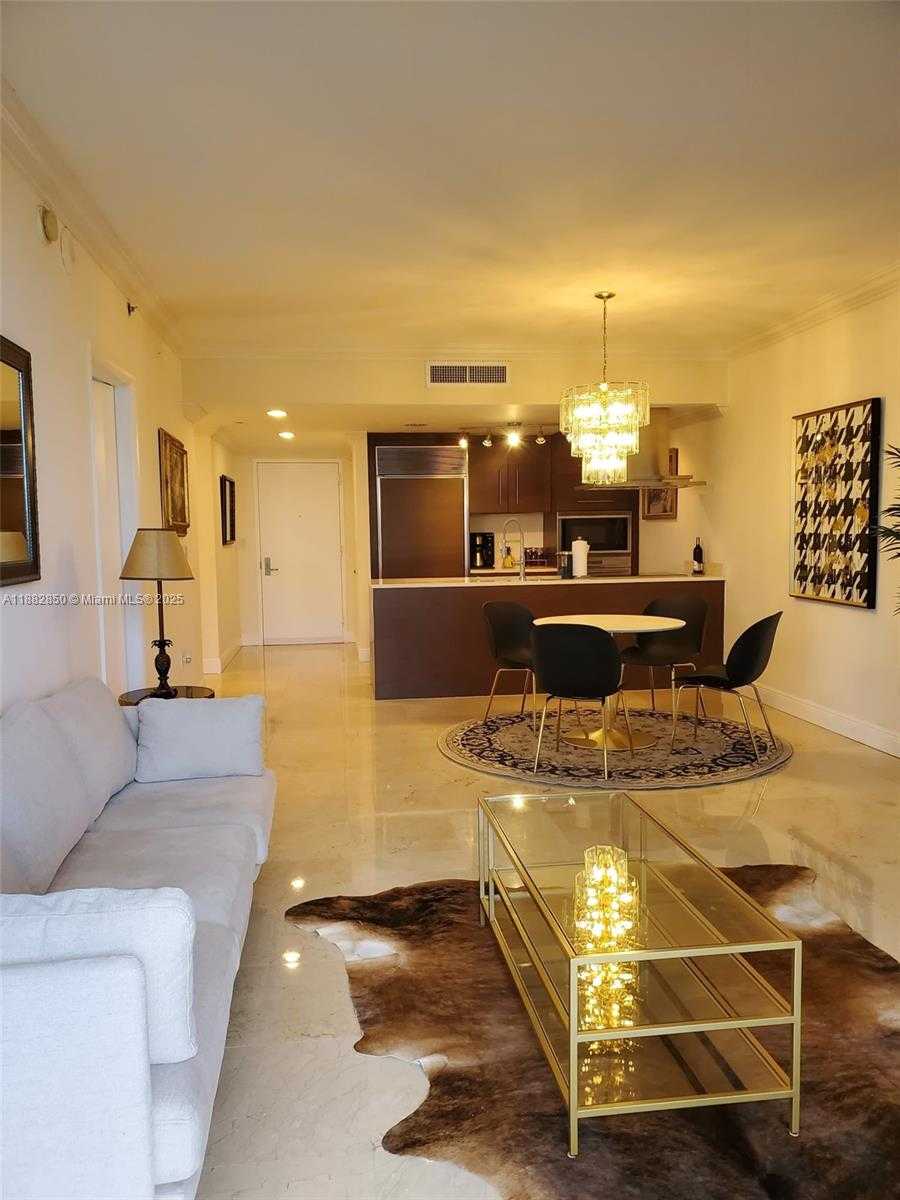 Small Image of 495 BRICKELL AVE #707, Miami Number 4