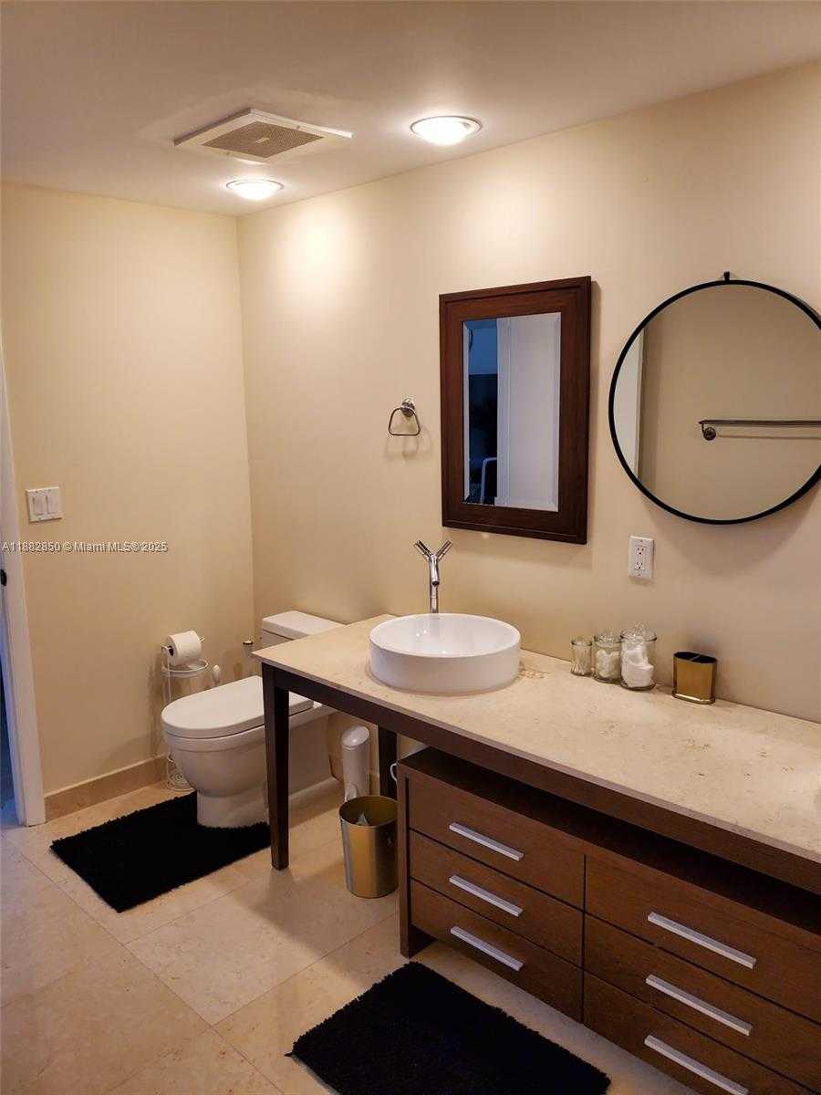 Small Image of 495 BRICKELL AVE #707, Miami Number 9