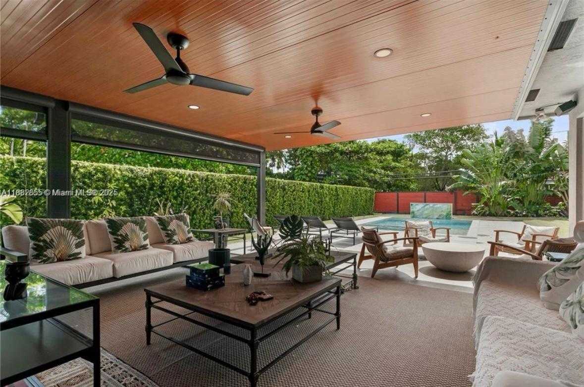 Small Image of 284 NORTH EAST 116TH ST, Miami Number 14