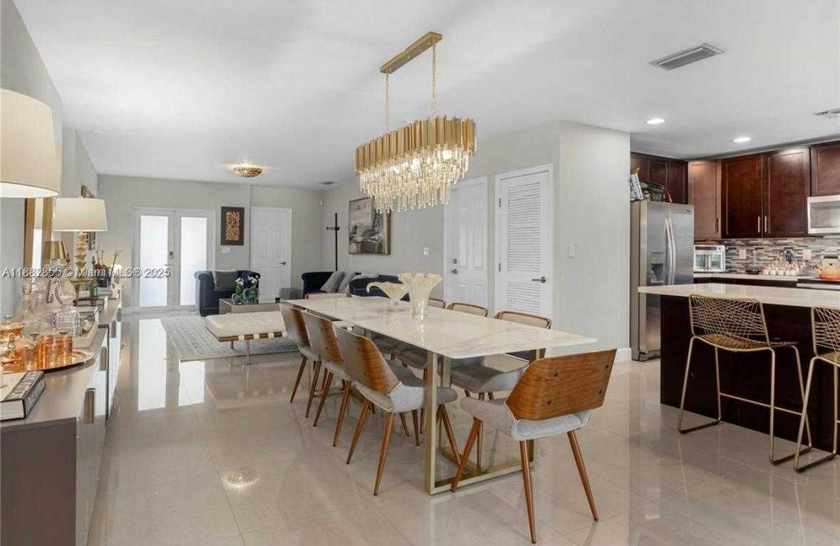 Small Image of 284 NORTH EAST 116TH ST, Miami Number 4