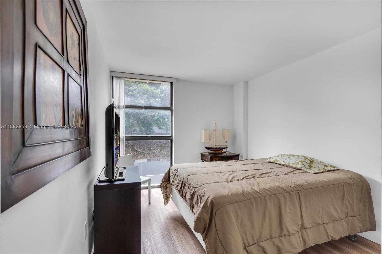 Small Image of 2501 BRICKELL AV #201, Miami Number 12