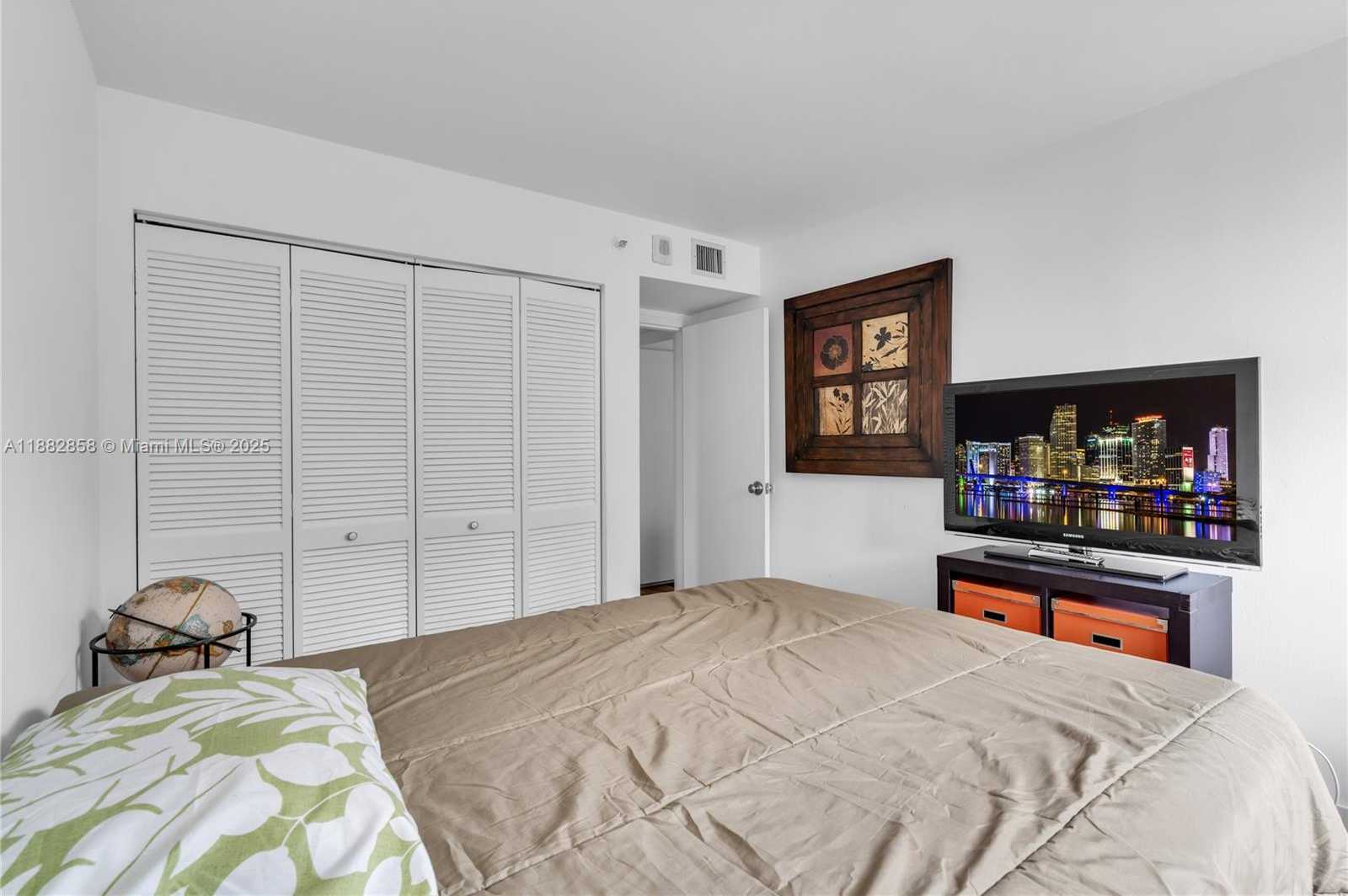 Small Image of 2501 BRICKELL AV #201, Miami Number 13