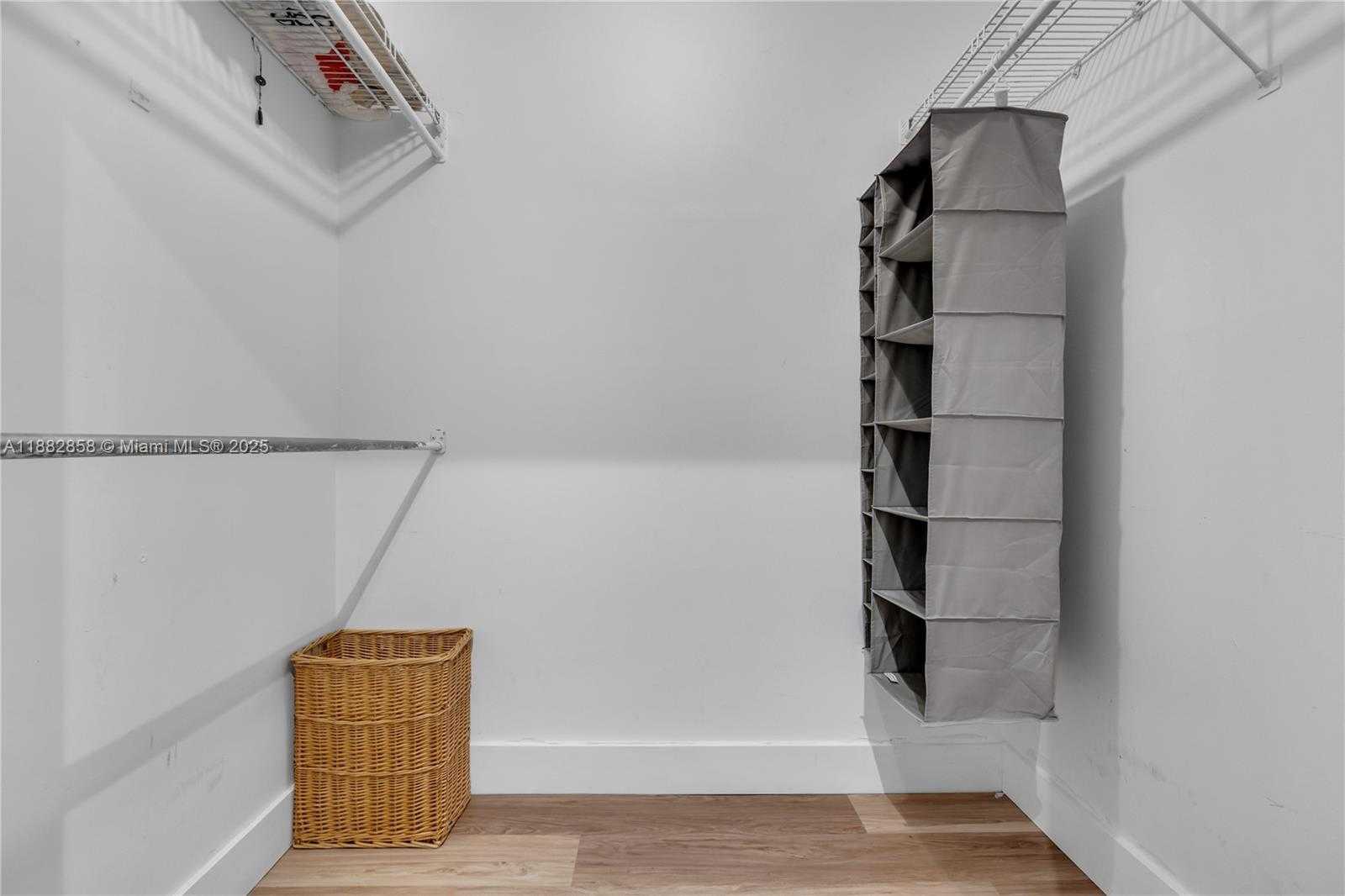 Small Image of 2501 BRICKELL AV #201, Miami Number 16