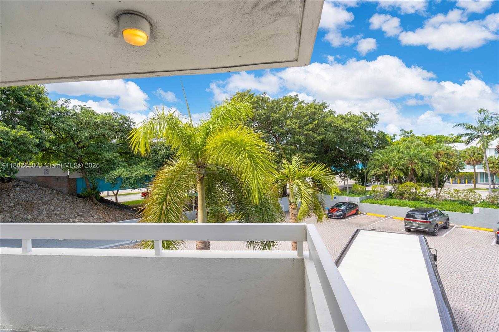Small Image of 2501 BRICKELL AV #201, Miami Number 27