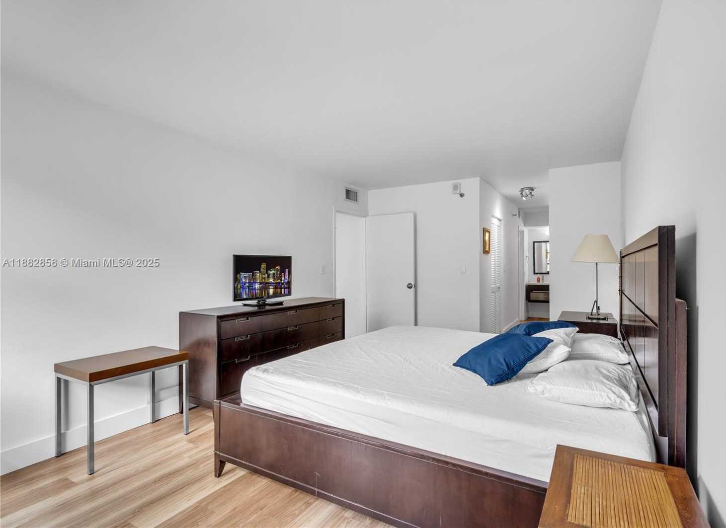 Small Image of 2501 BRICKELL AV #201, Miami Number 9