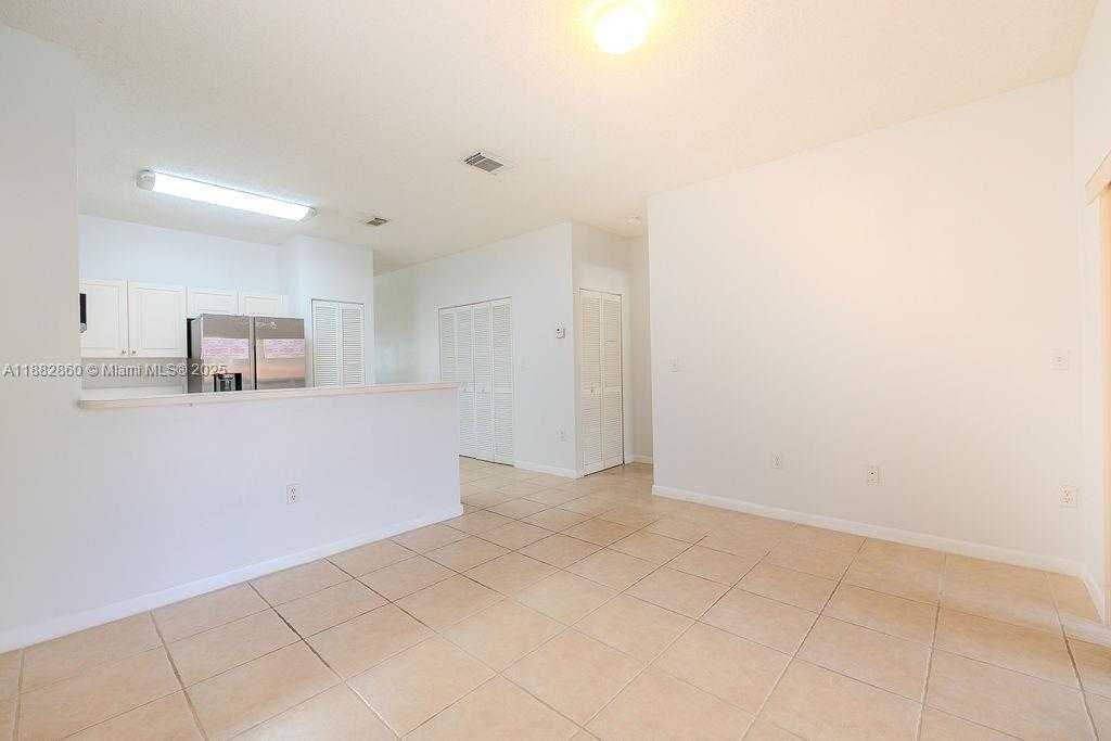 Small Image of 8117 NORTH WEST 199TH TER, Hialeah Number 10