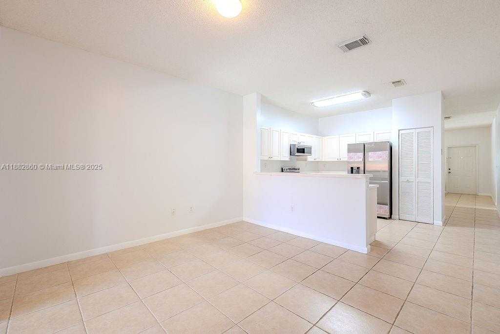 Small Image of 8117 NORTH WEST 199TH TER, Hialeah Number 11