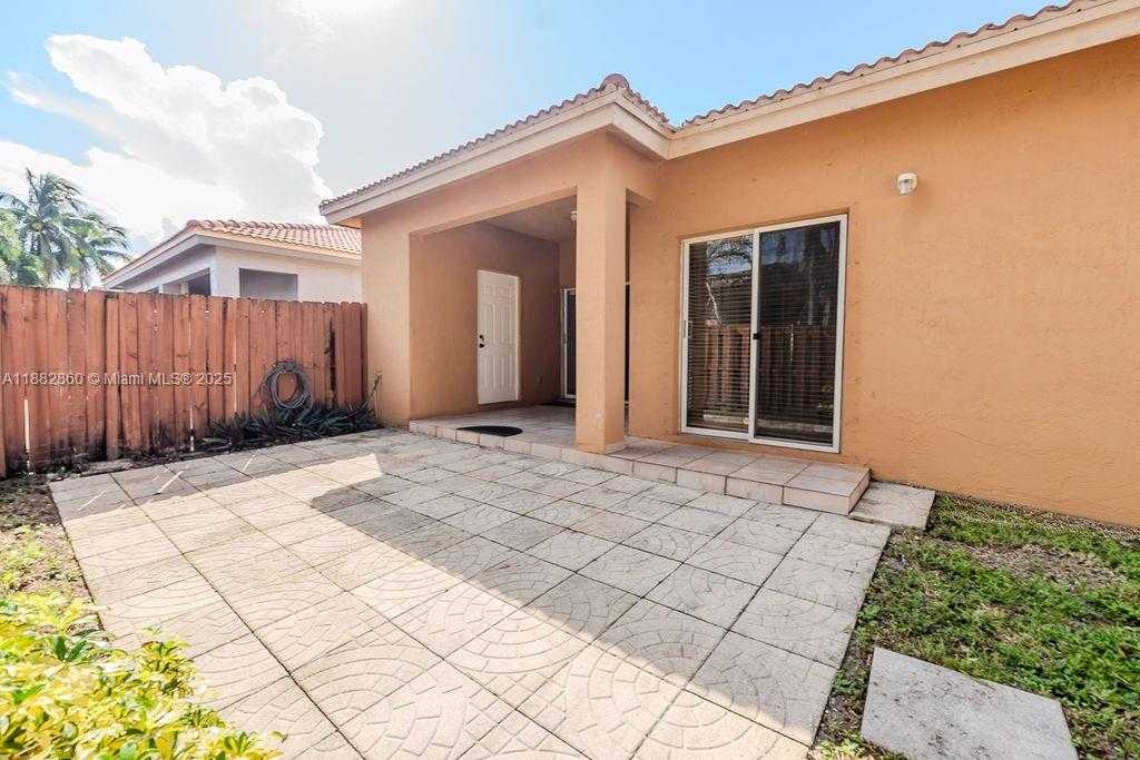 Small Image of 8117 NORTH WEST 199TH TER, Hialeah Number 13