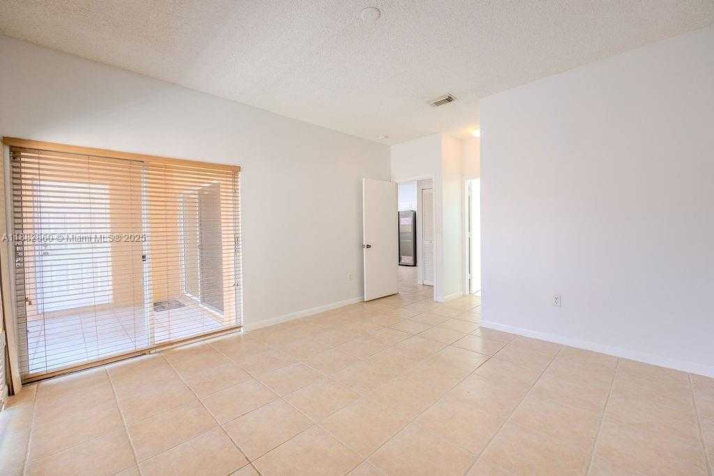 Small Image of 8117 NORTH WEST 199TH TER, Hialeah Number 15