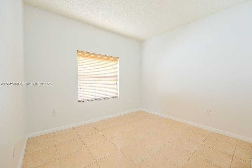 Small Image of 8117 NORTH WEST 199TH TER, Hialeah Number 20