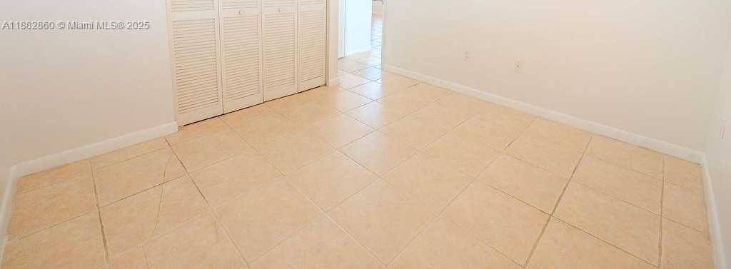 Small Image of 8117 NORTH WEST 199TH TER, Hialeah Number 21