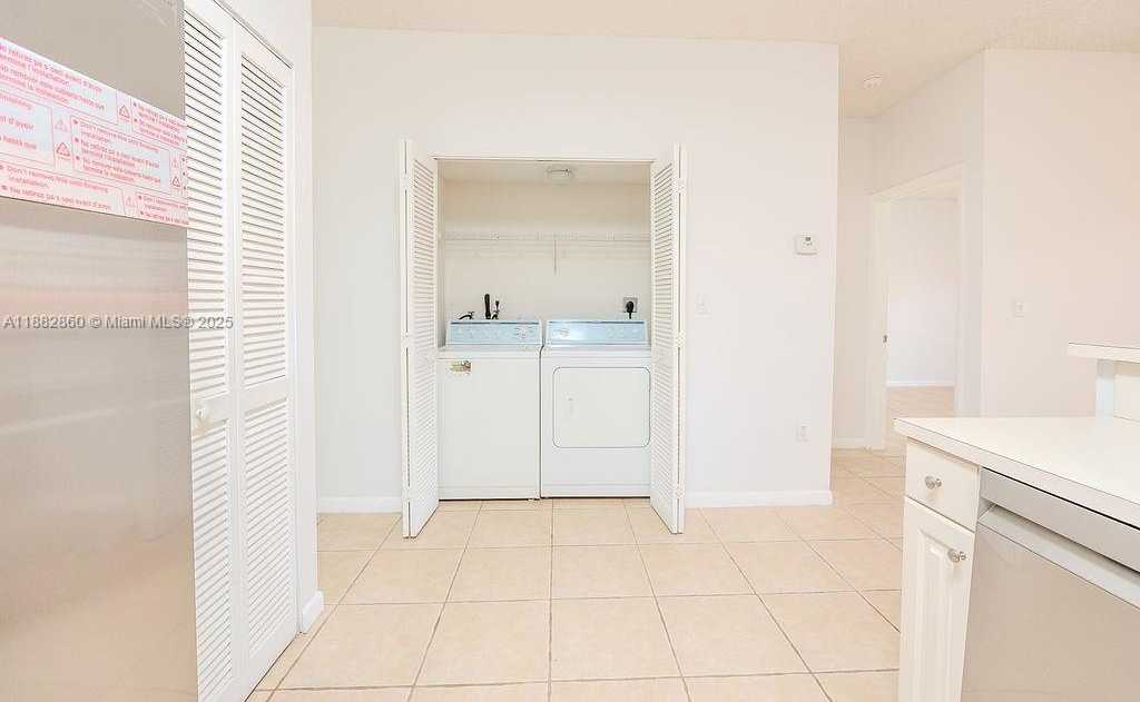Small Image of 8117 NORTH WEST 199TH TER, Hialeah Number 9