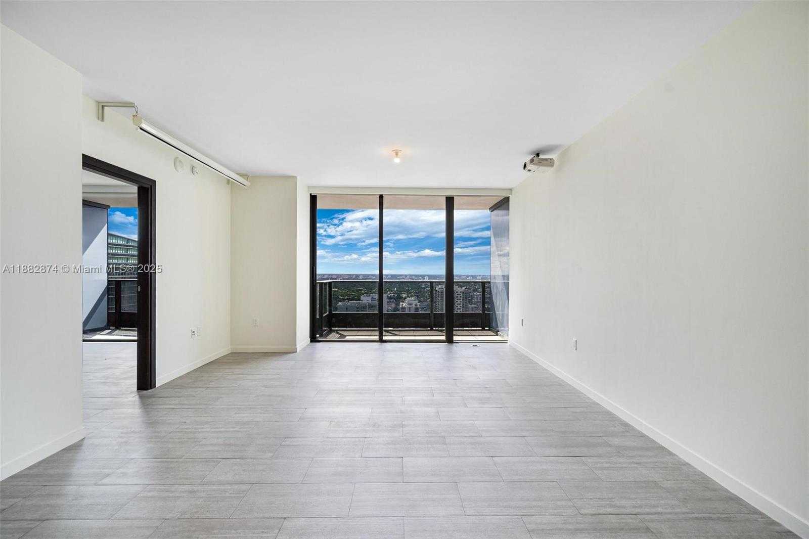 Small Image of 1000 BRICKELL PLZ #3811, Miami Number 2