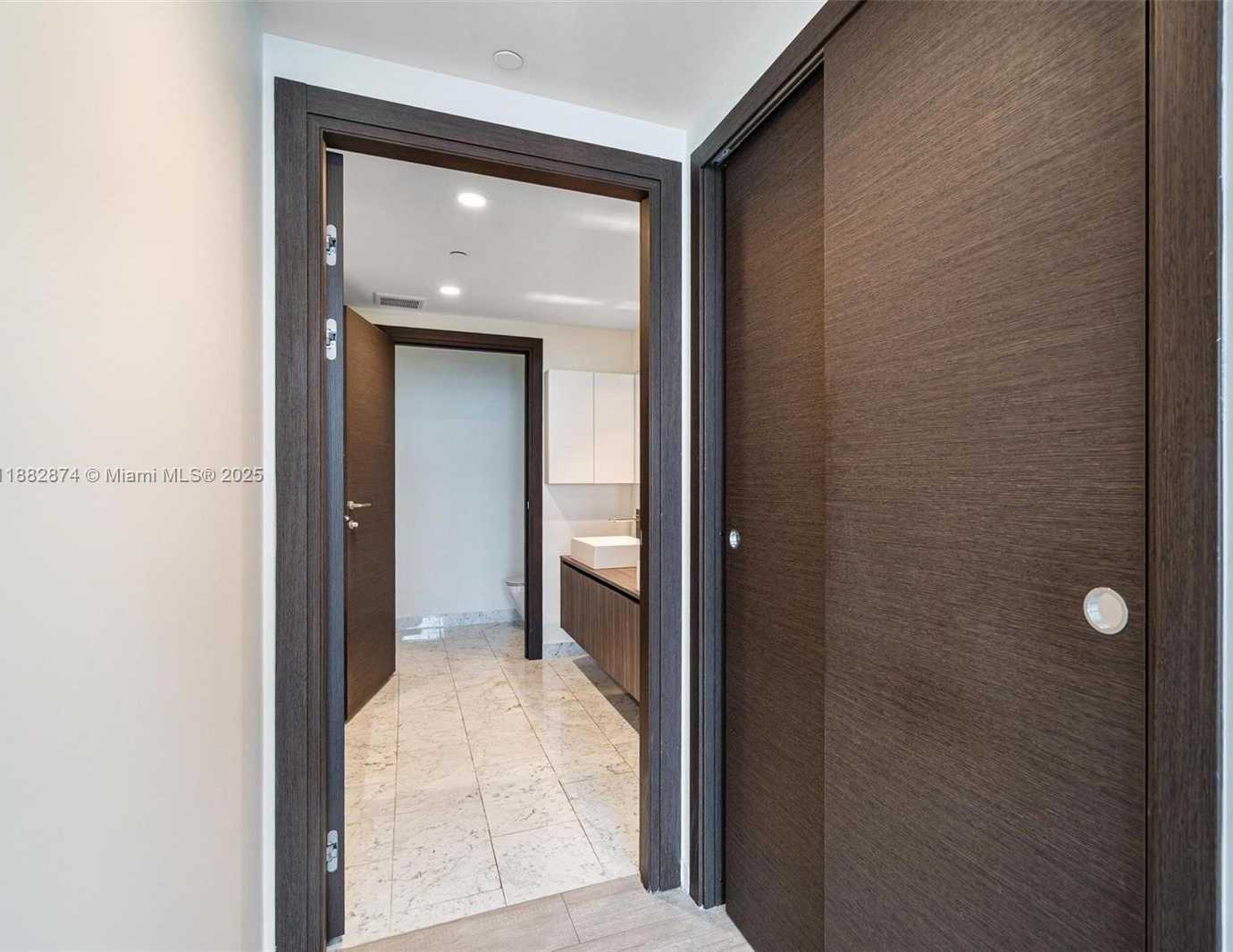 Small Image of 1000 BRICKELL PLZ #3811, Miami Number 21