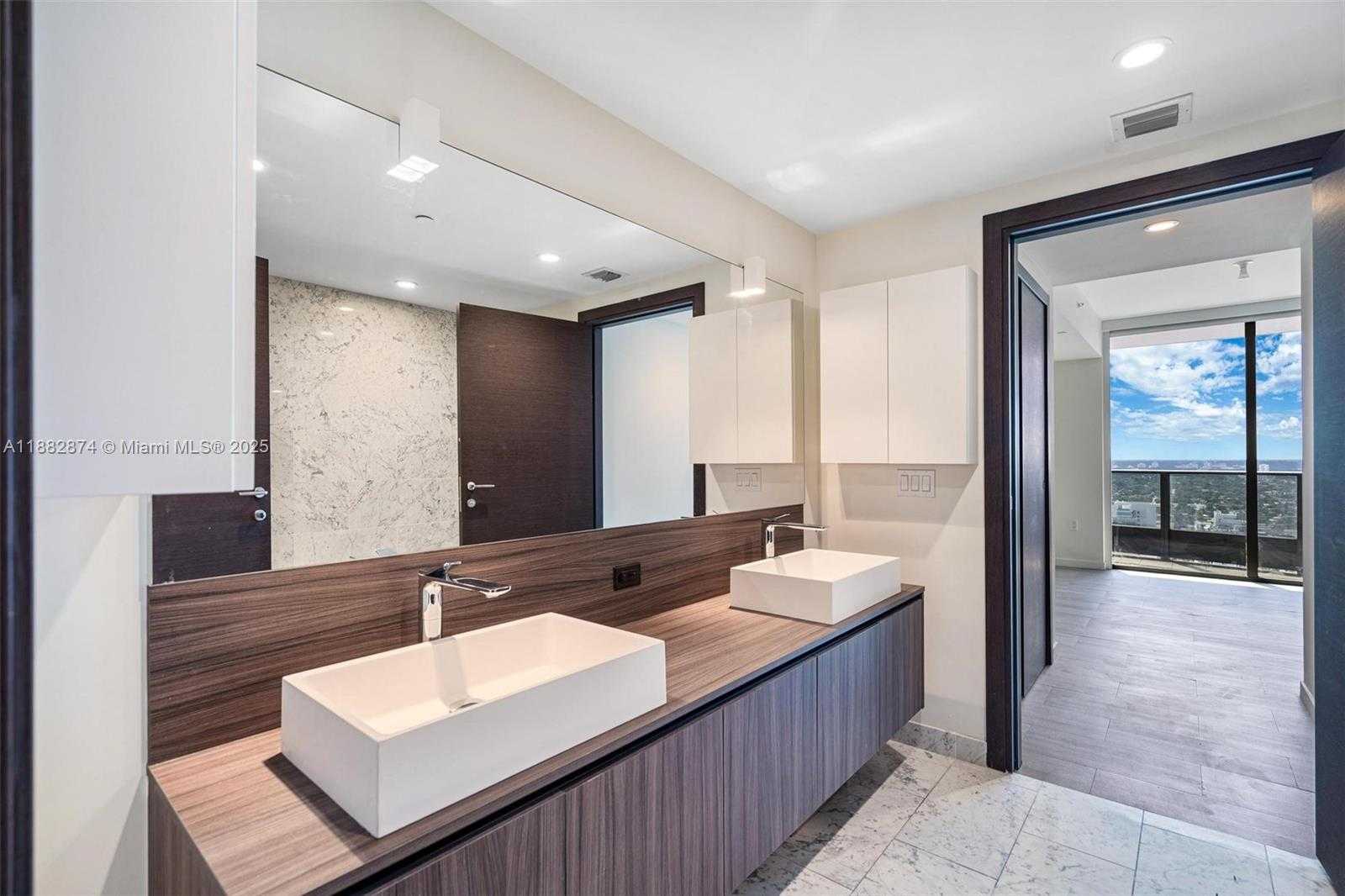 Small Image of 1000 BRICKELL PLZ #3811, Miami Number 23