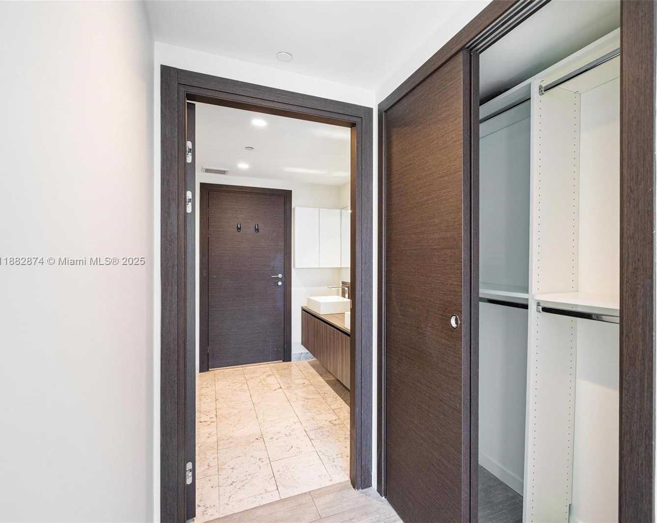 Small Image of 1000 BRICKELL PLZ #3811, Miami Number 26