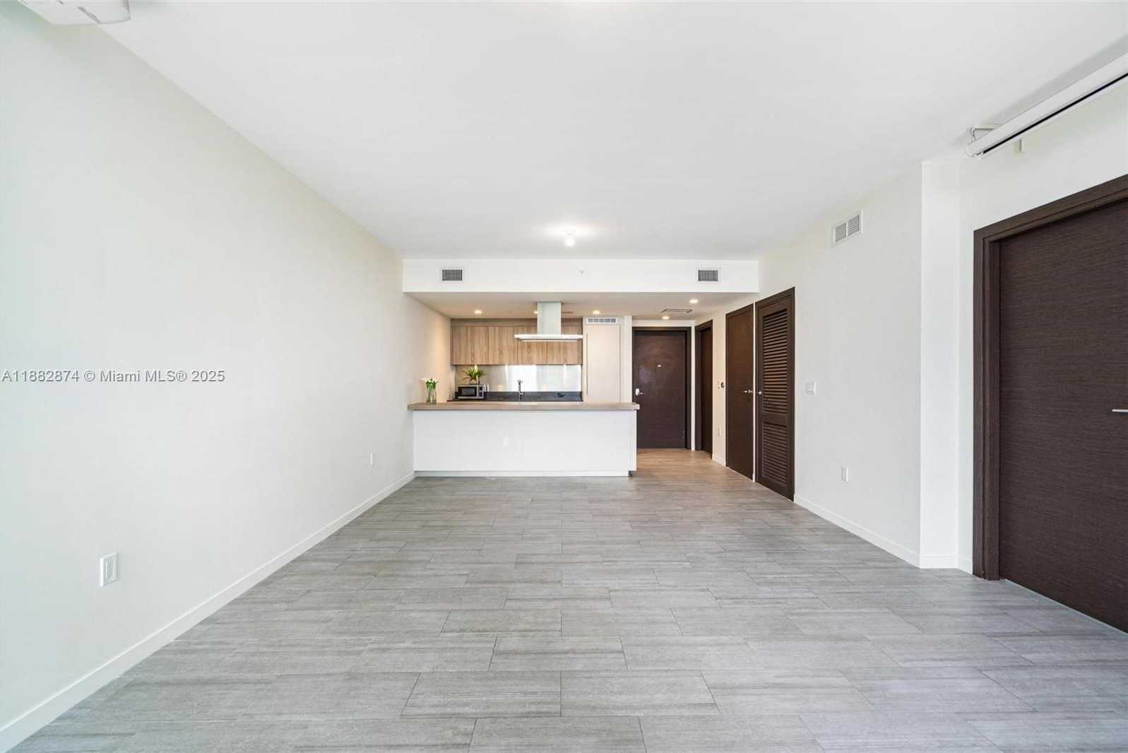 Small Image of 1000 BRICKELL PLZ #3811, Miami Number 5