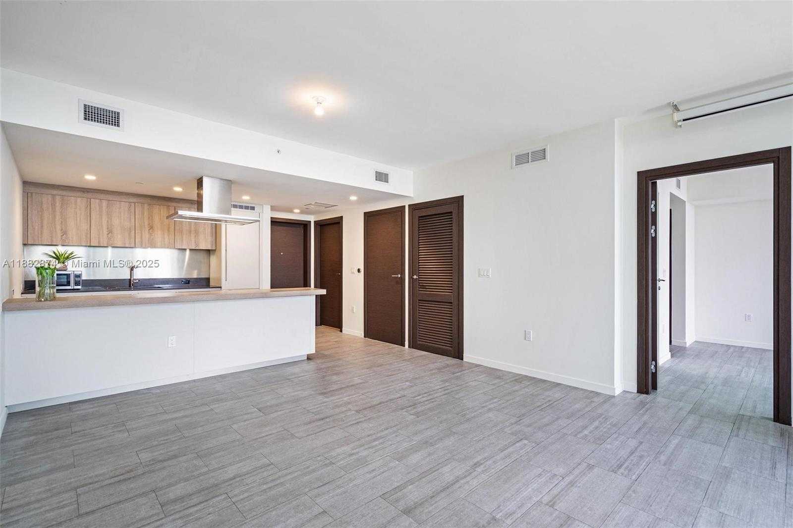 Small Image of 1000 BRICKELL PLZ #3811, Miami Number 6