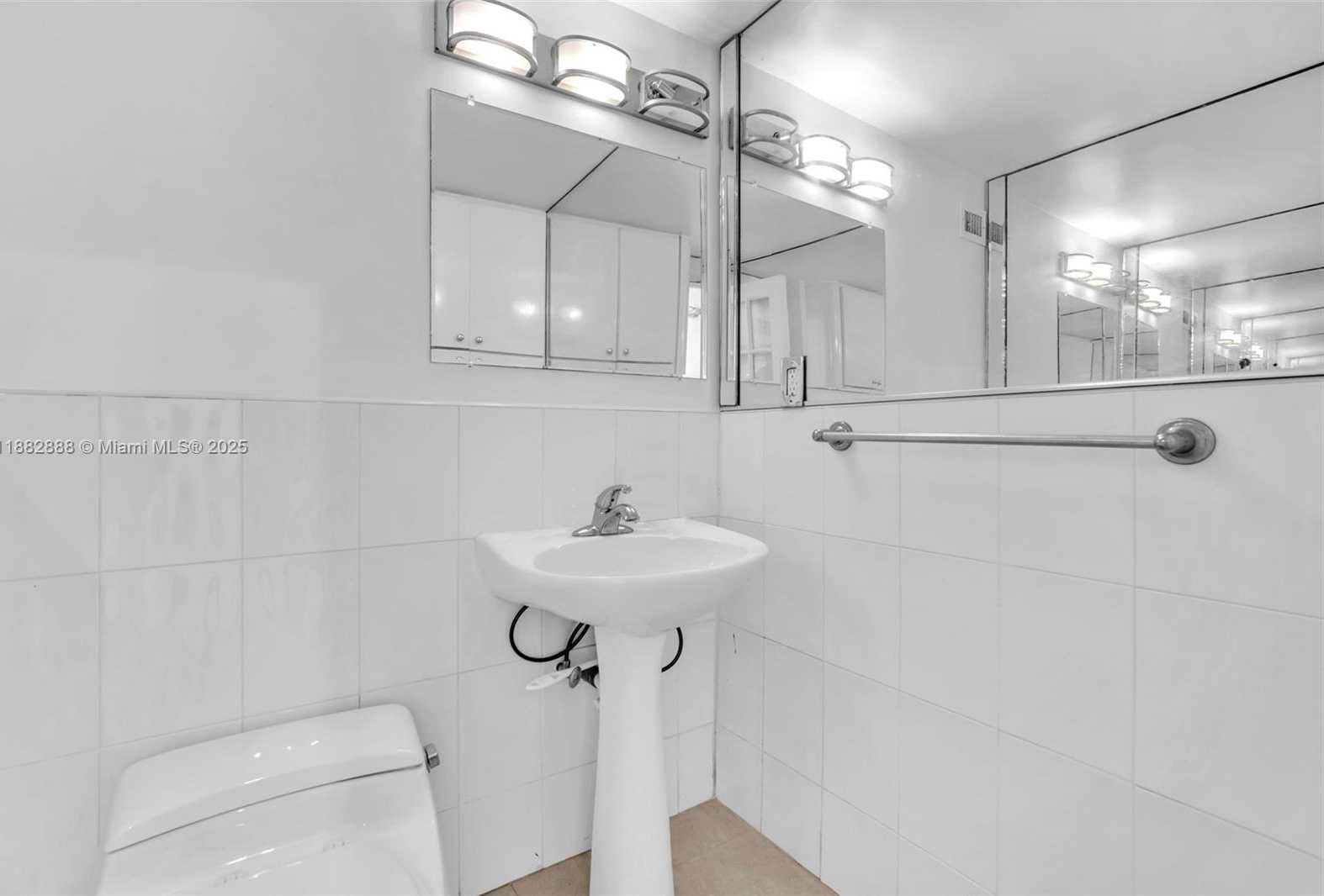 Small Image of 5313 COLLINS AVE #502, Miami Beach Number 13