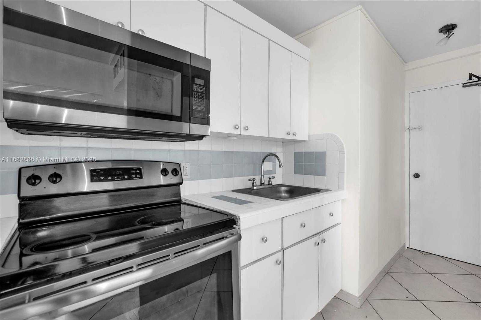 Small Image of 5313 COLLINS AVE #502, Miami Beach Number 14