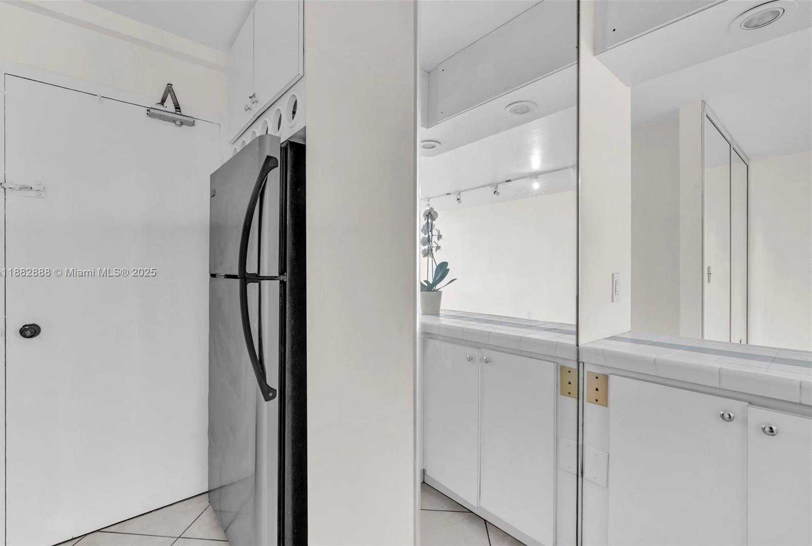 Small Image of 5313 COLLINS AVE #502, Miami Beach Number 15
