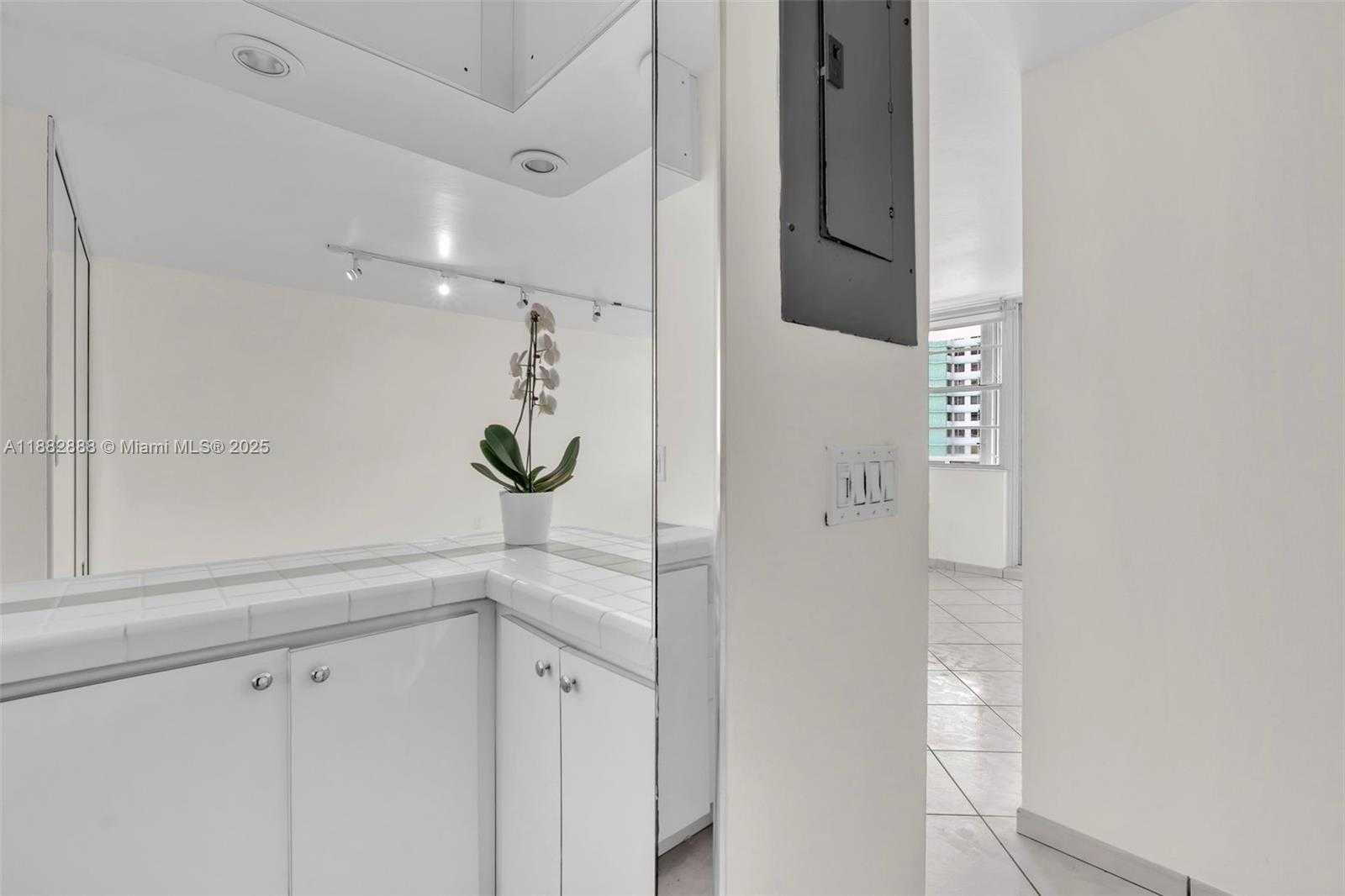 Small Image of 5313 COLLINS AVE #502, Miami Beach Number 17