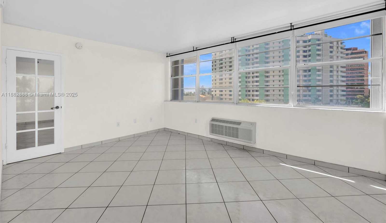 Small Image of 5313 COLLINS AVE #502, Miami Beach Number 21