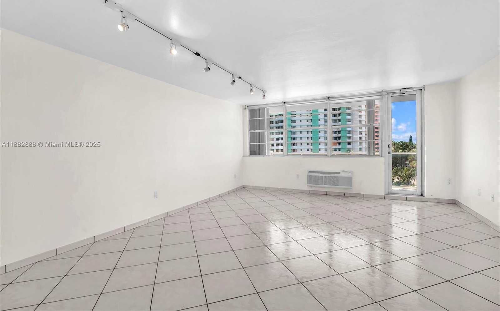 Small Image of 5313 COLLINS AVE #502, Miami Beach Number 7