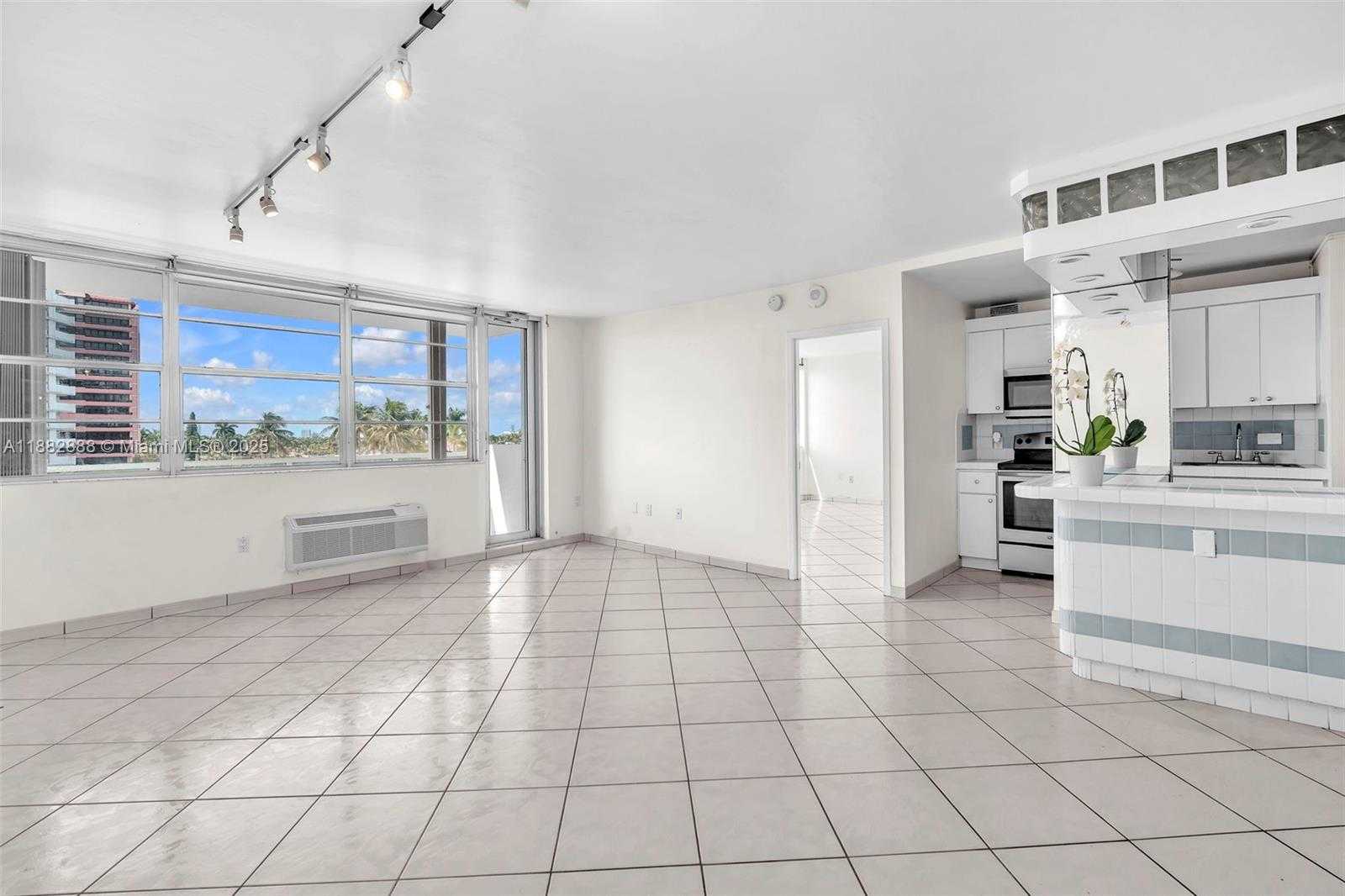 Small Image of 5313 COLLINS AVE #502, Miami Beach Number 8