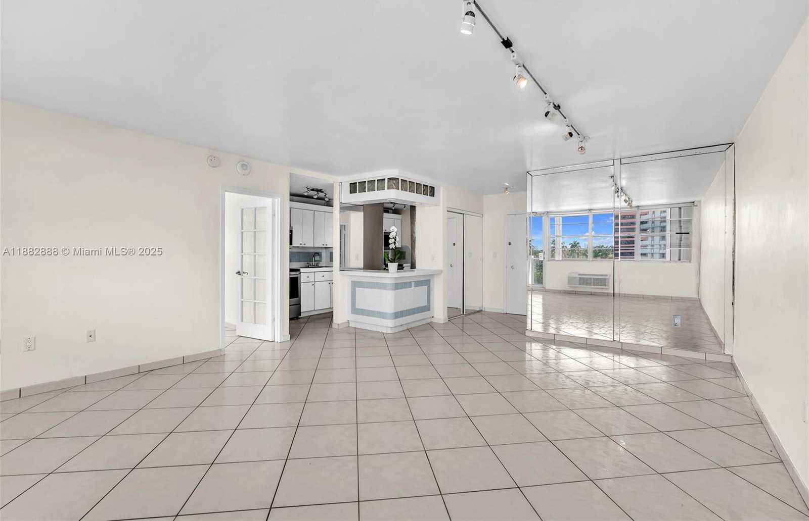 Small Image of 5313 COLLINS AVE #502, Miami Beach Number 9