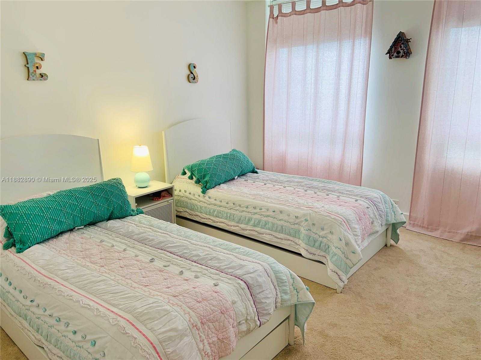 Small Image of 1541 BRICKELL AVE #C608, Miami Number 30