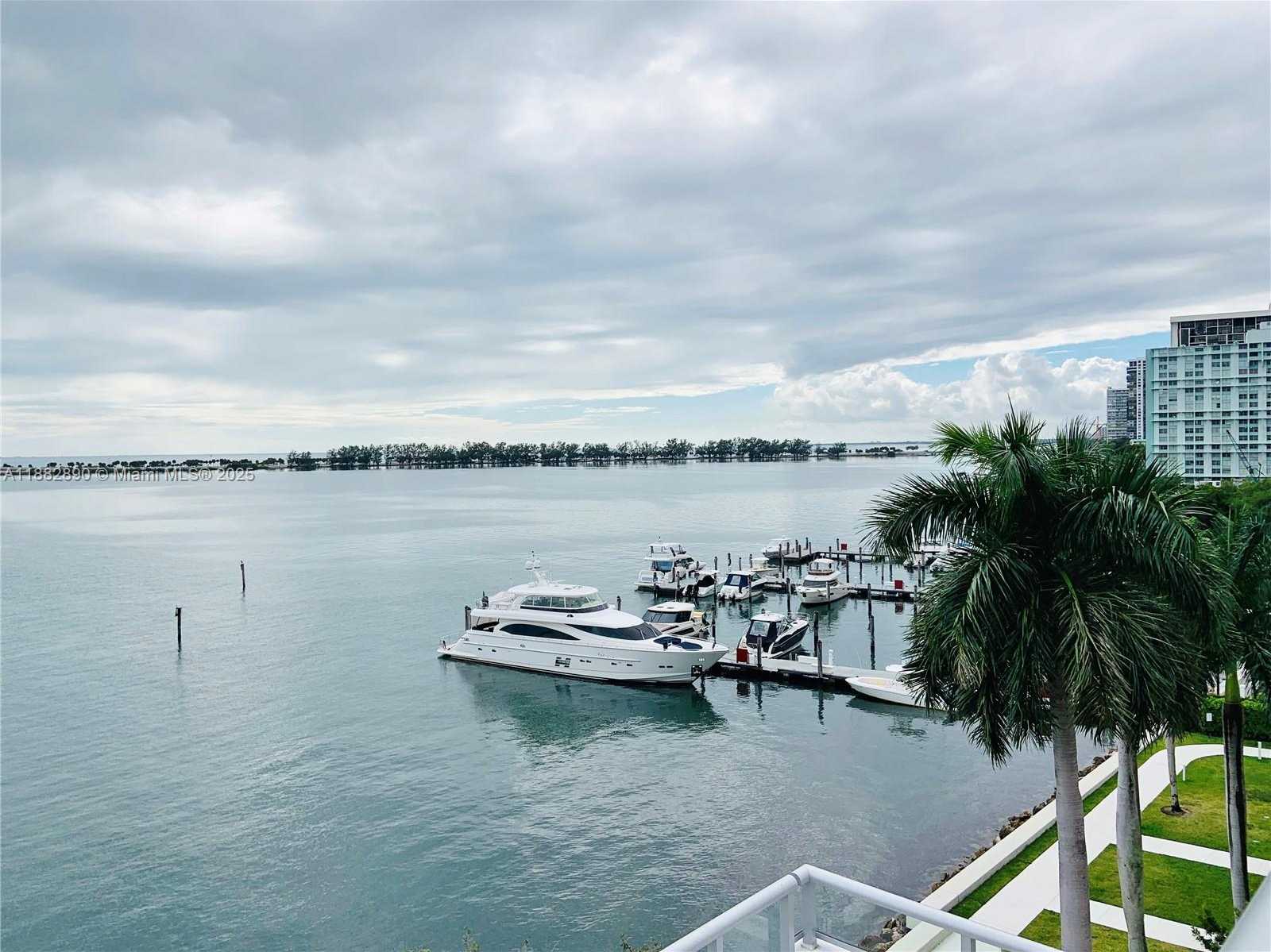 Small Image of 1541 BRICKELL AVE #C608, Miami Number 44