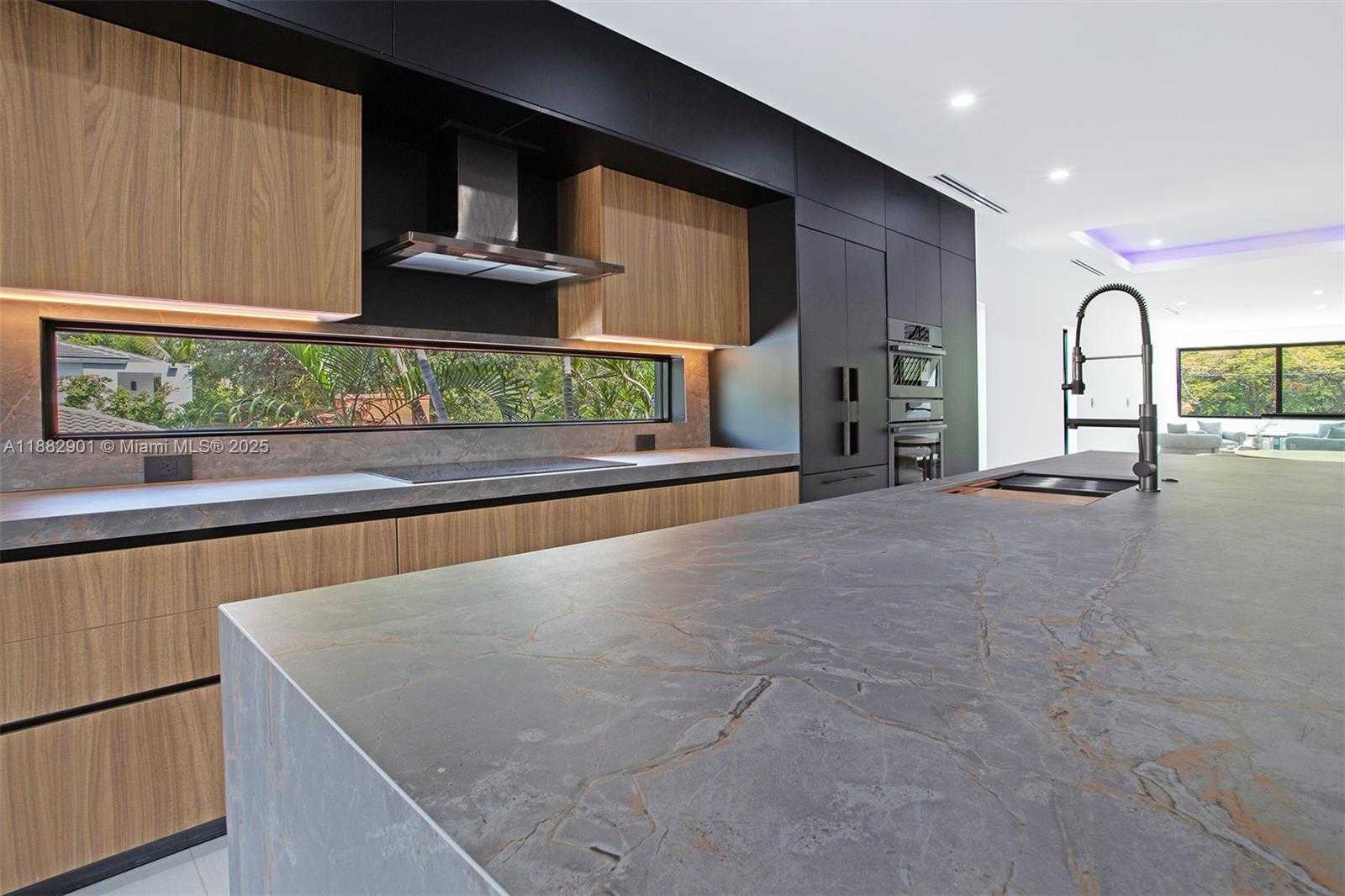 Small Image of 420 SOUTH WEST 15TH RD #420, Miami Number 19