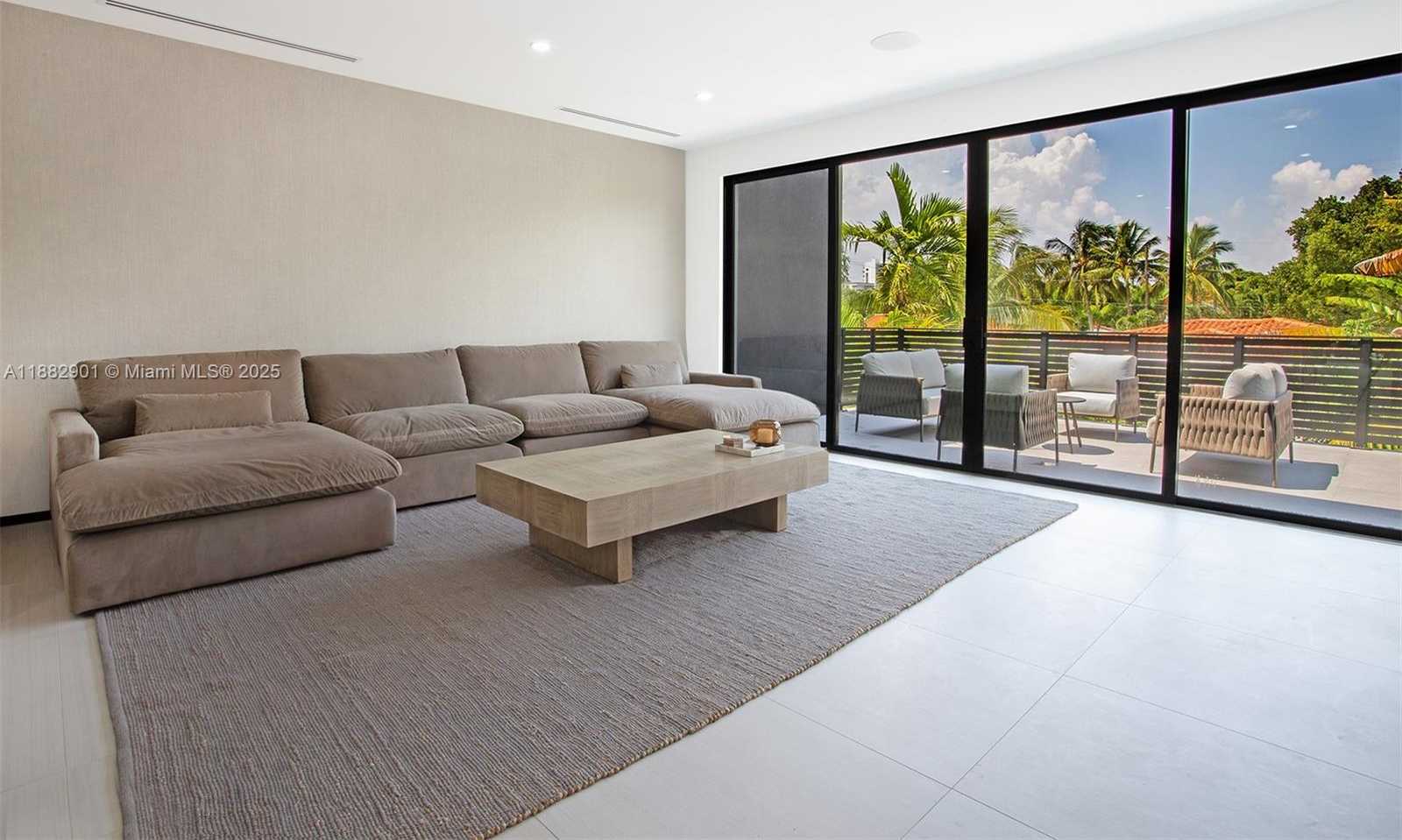 Small Image of 420 SOUTH WEST 15TH RD #420, Miami Number 26
