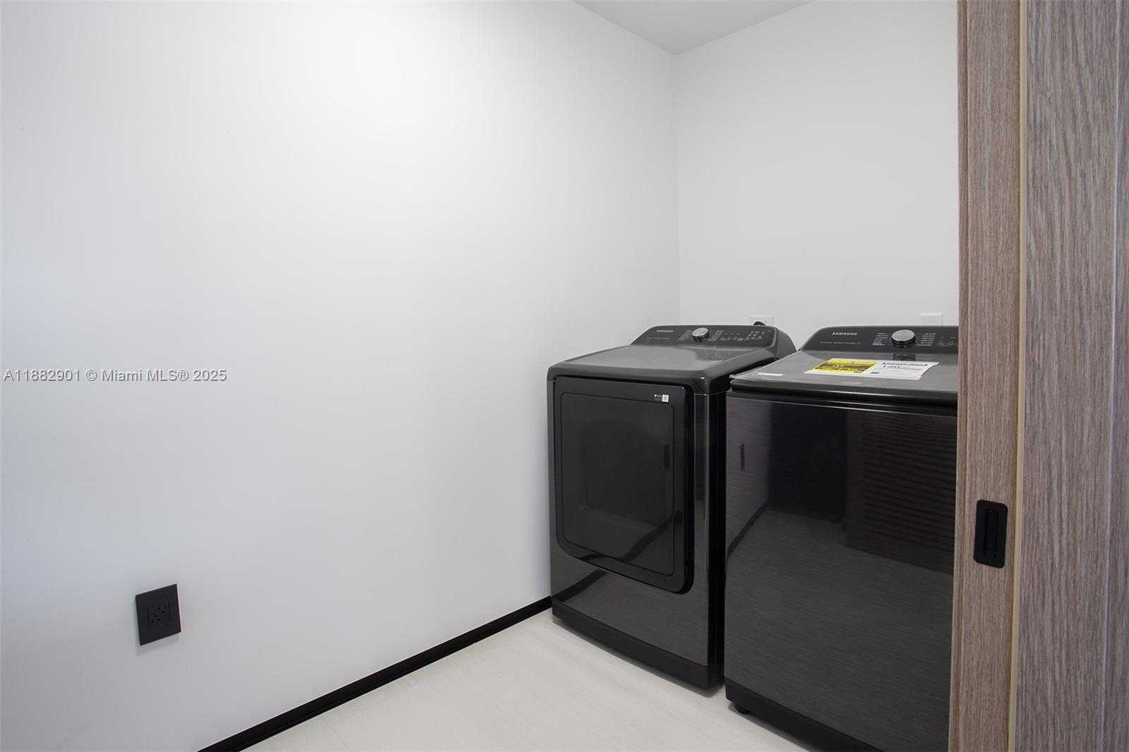 Small Image of 420 SOUTH WEST 15TH RD #420, Miami Number 29