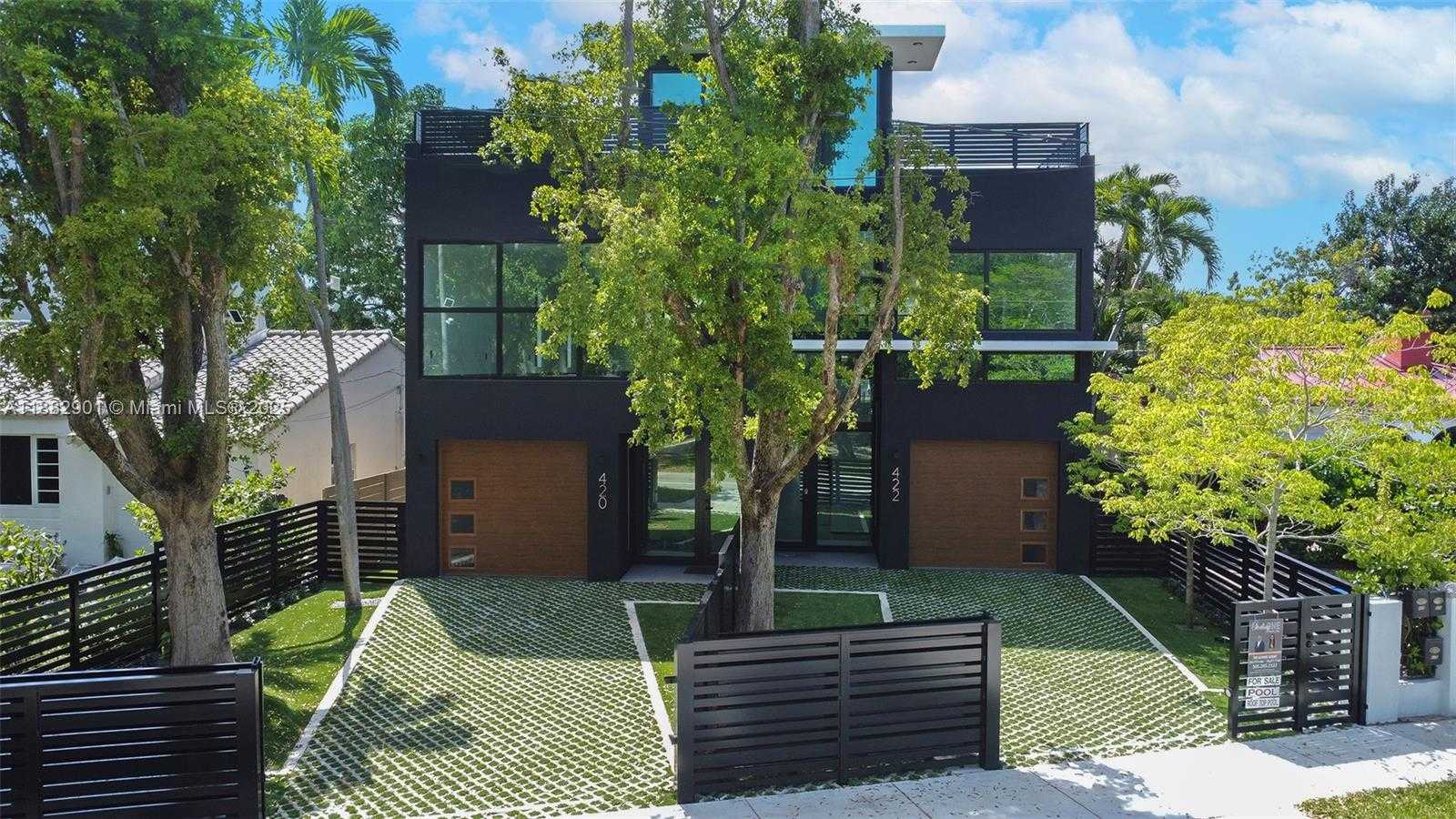 Small Image of 420 SOUTH WEST 15TH RD #420, Miami Number 3