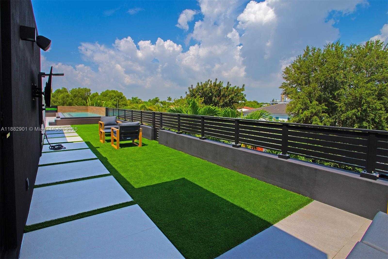 Small Image of 420 SOUTH WEST 15TH RD #420, Miami Number 34