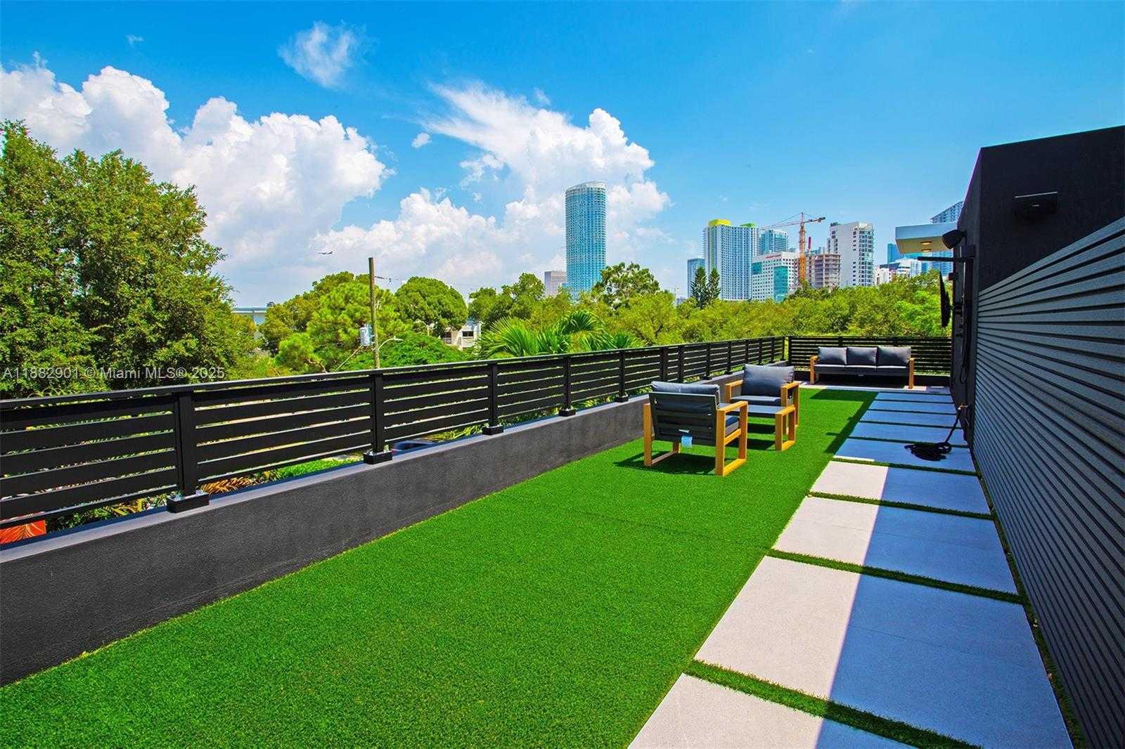 Small Image of 420 SOUTH WEST 15TH RD #420, Miami Number 35