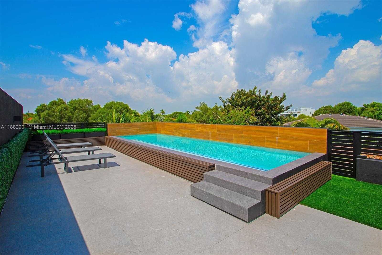 Small Image of 420 SOUTH WEST 15TH RD #420, Miami Number 36