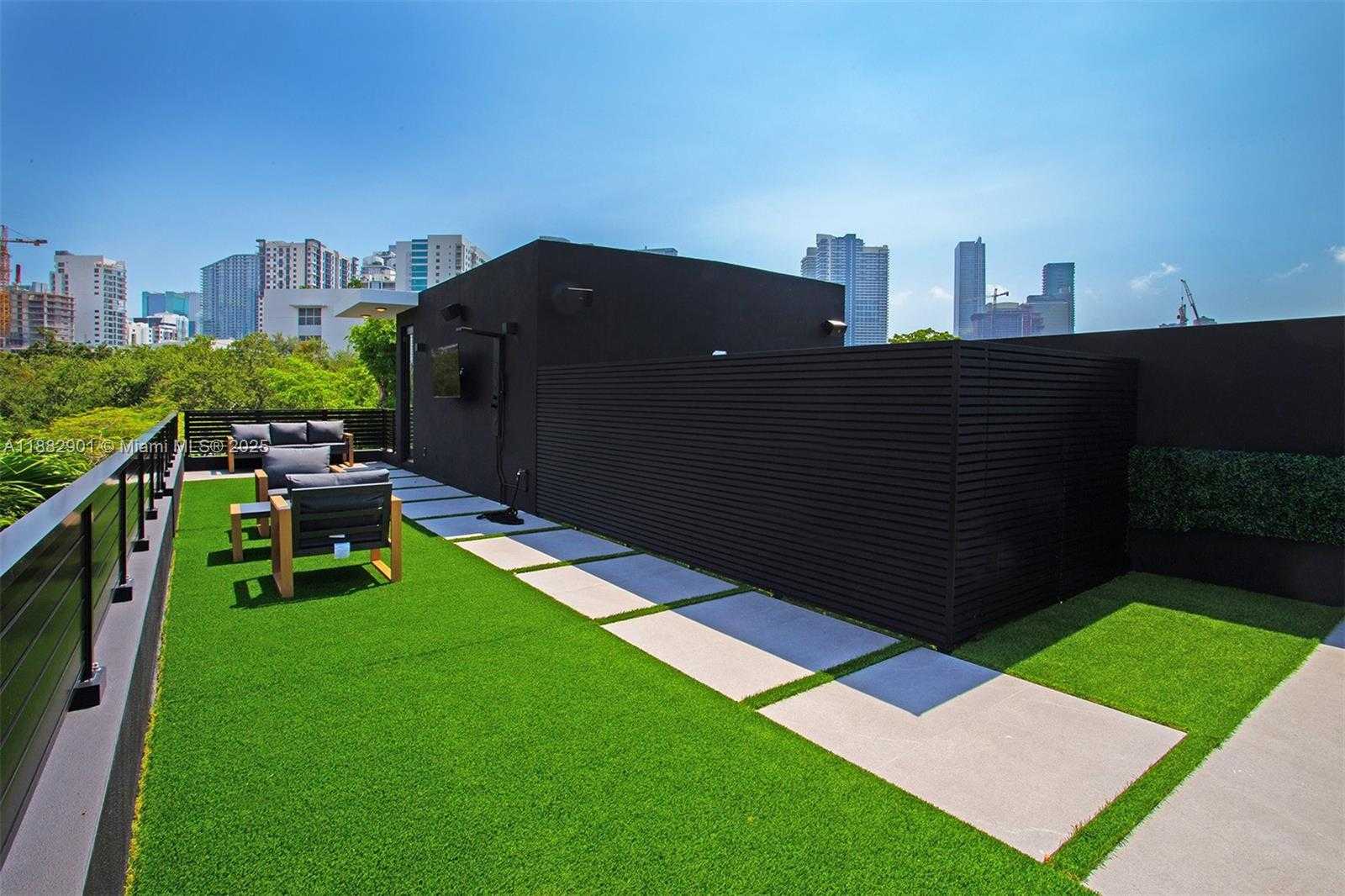 Small Image of 420 SOUTH WEST 15TH RD #420, Miami Number 4