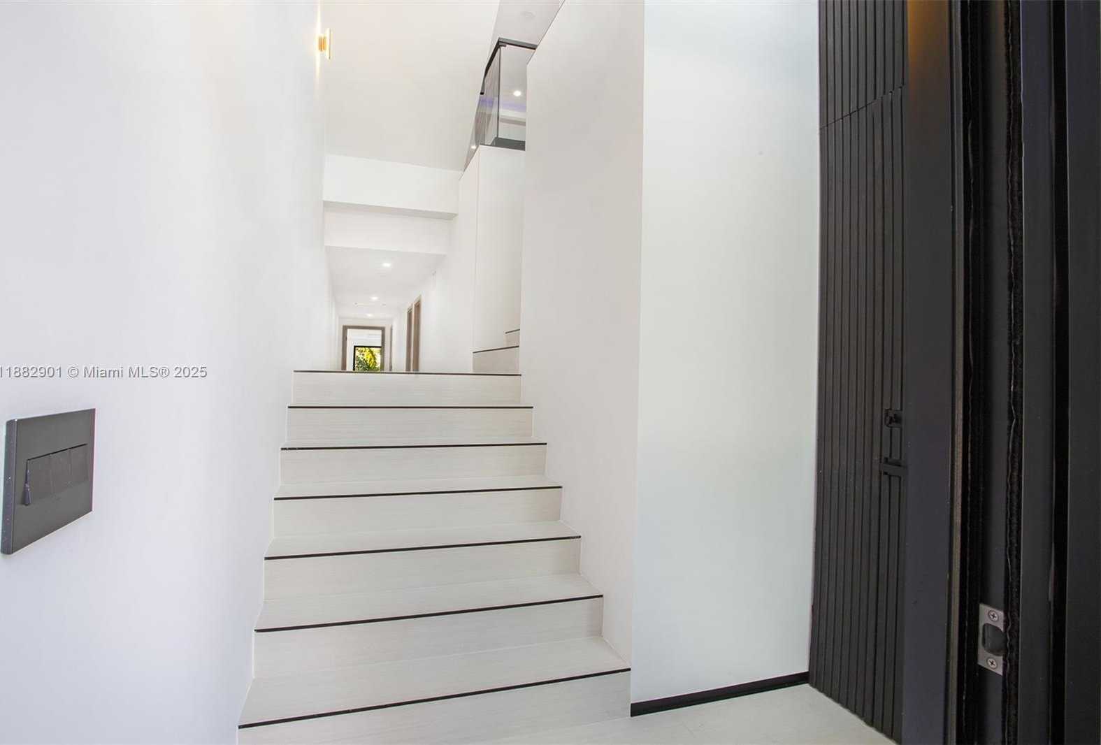 Small Image of 420 SOUTH WEST 15TH RD #420, Miami Number 42