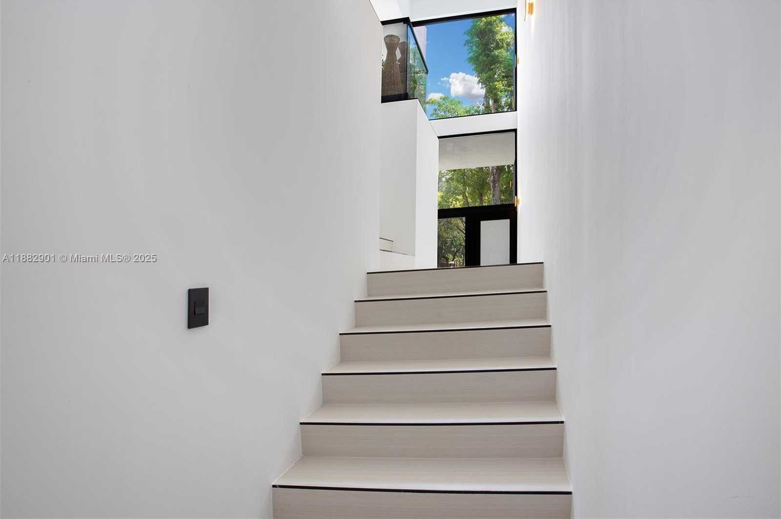 Small Image of 420 SOUTH WEST 15TH RD #420, Miami Number 43