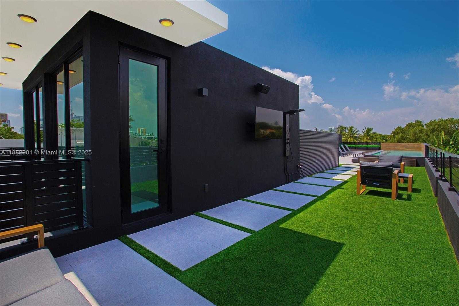 Small Image of 420 SOUTH WEST 15TH RD #420, Miami Number 5