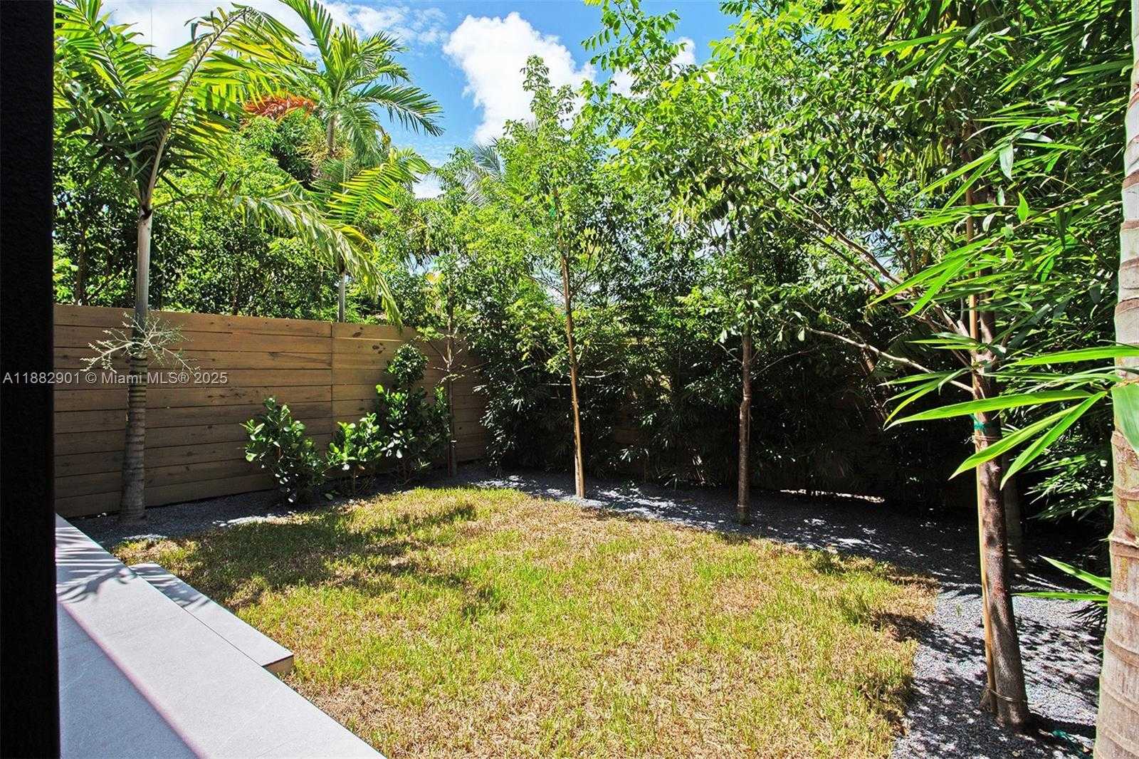 Small Image of 420 SOUTH WEST 15TH RD #420, Miami Number 54