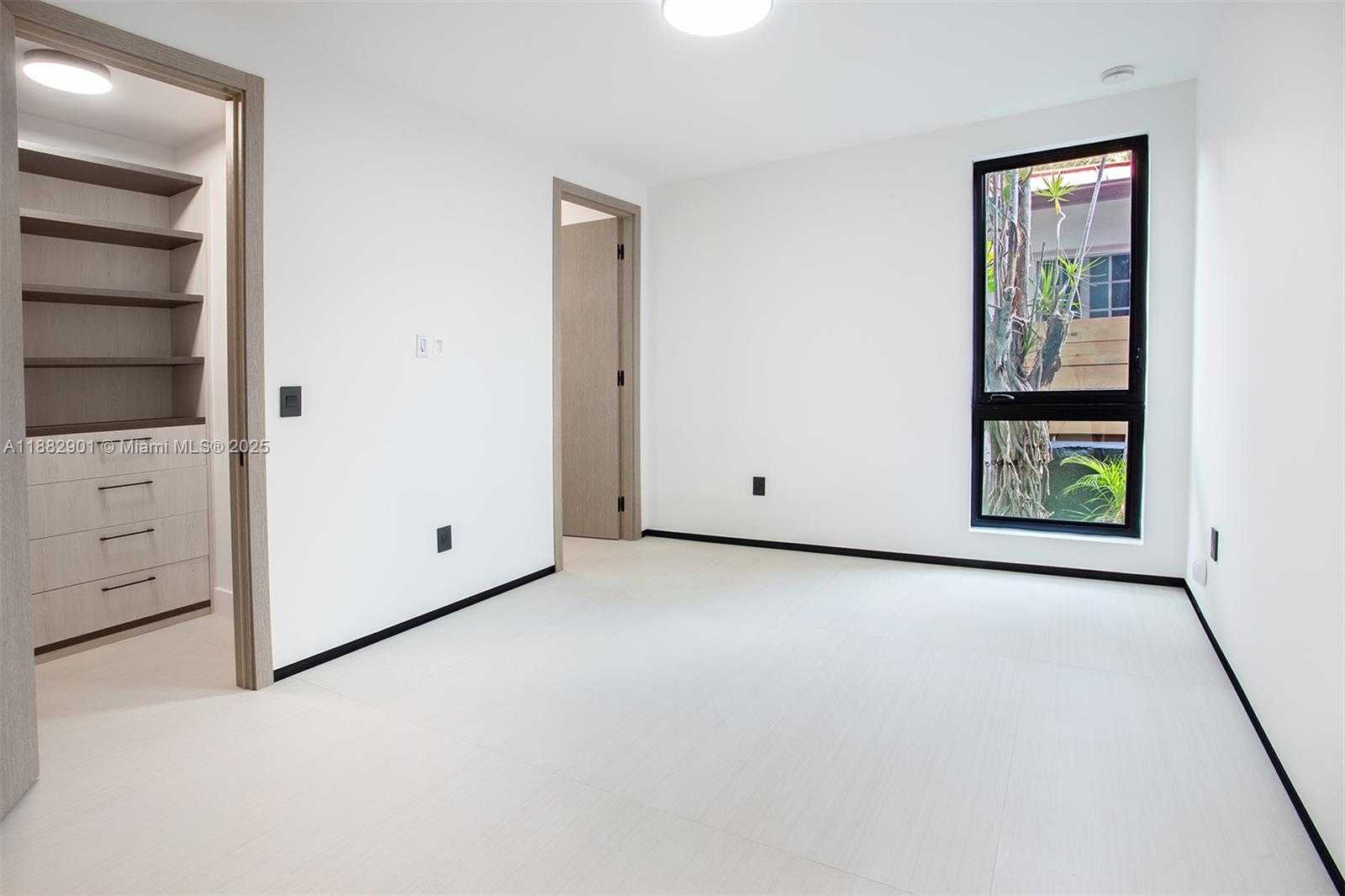 Small Image of 420 SOUTH WEST 15TH RD #420, Miami Number 56