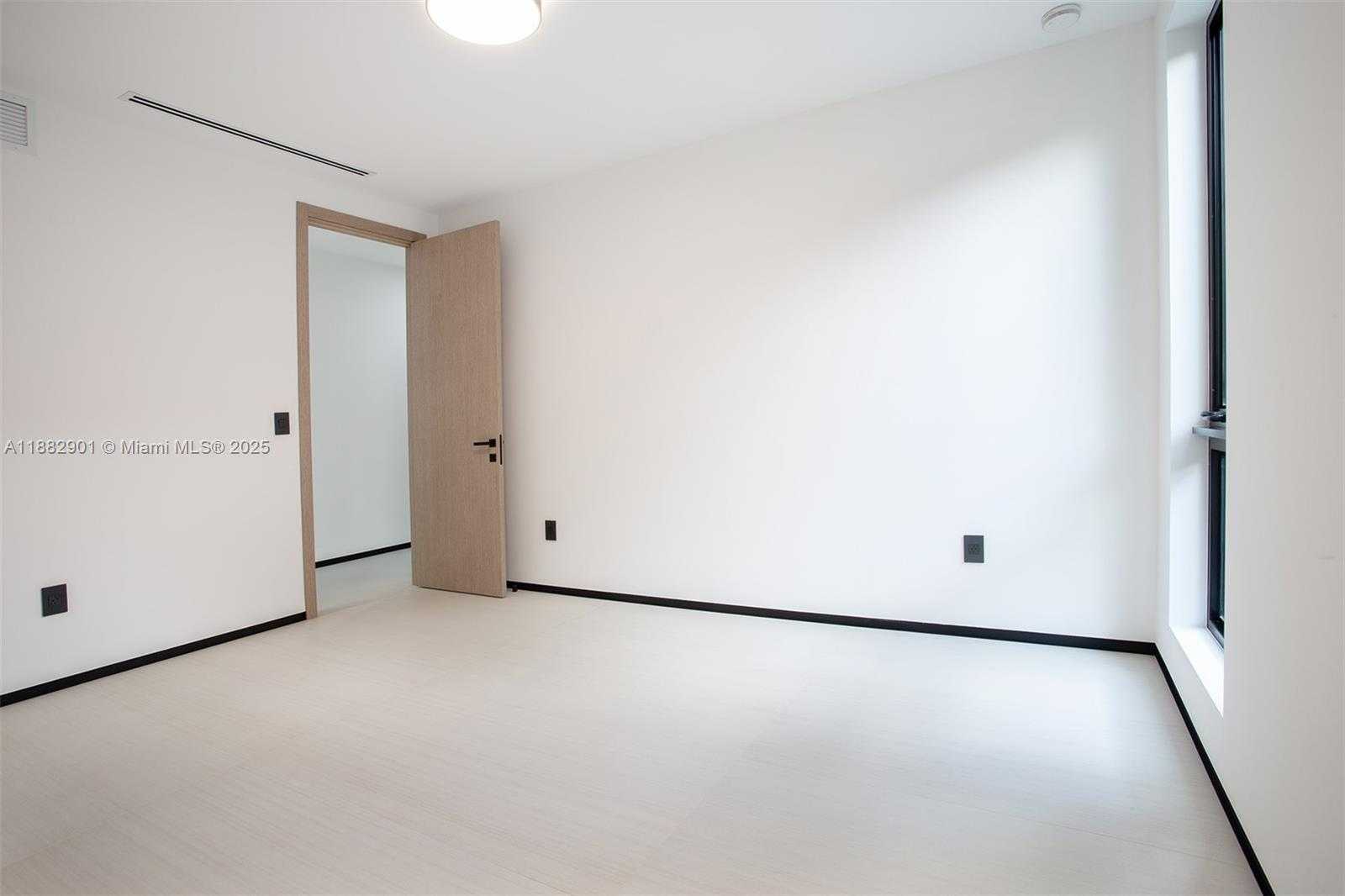 Small Image of 420 SOUTH WEST 15TH RD #420, Miami Number 63