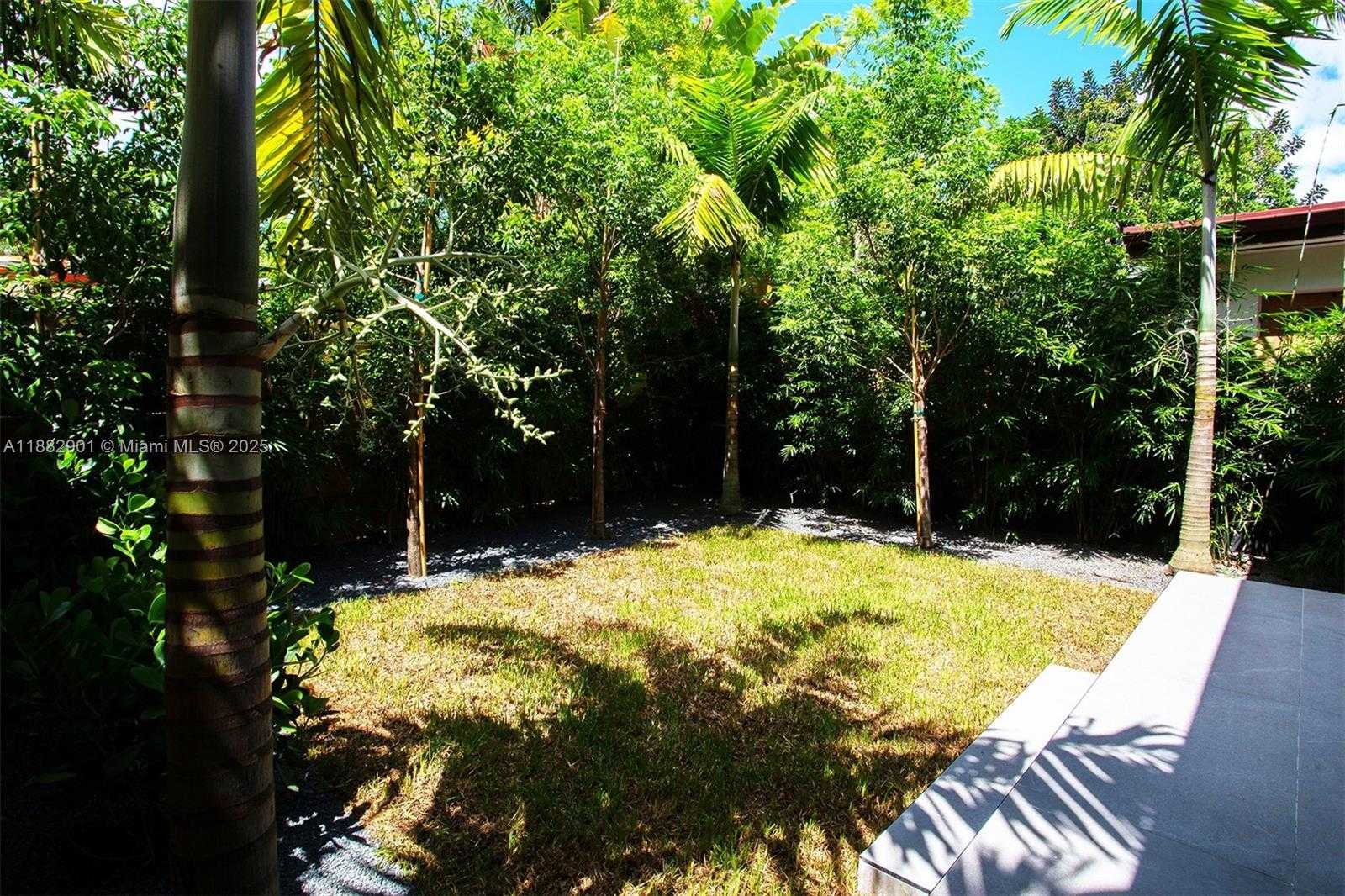 Small Image of 420 SOUTH WEST 15TH RD #420, Miami Number 79