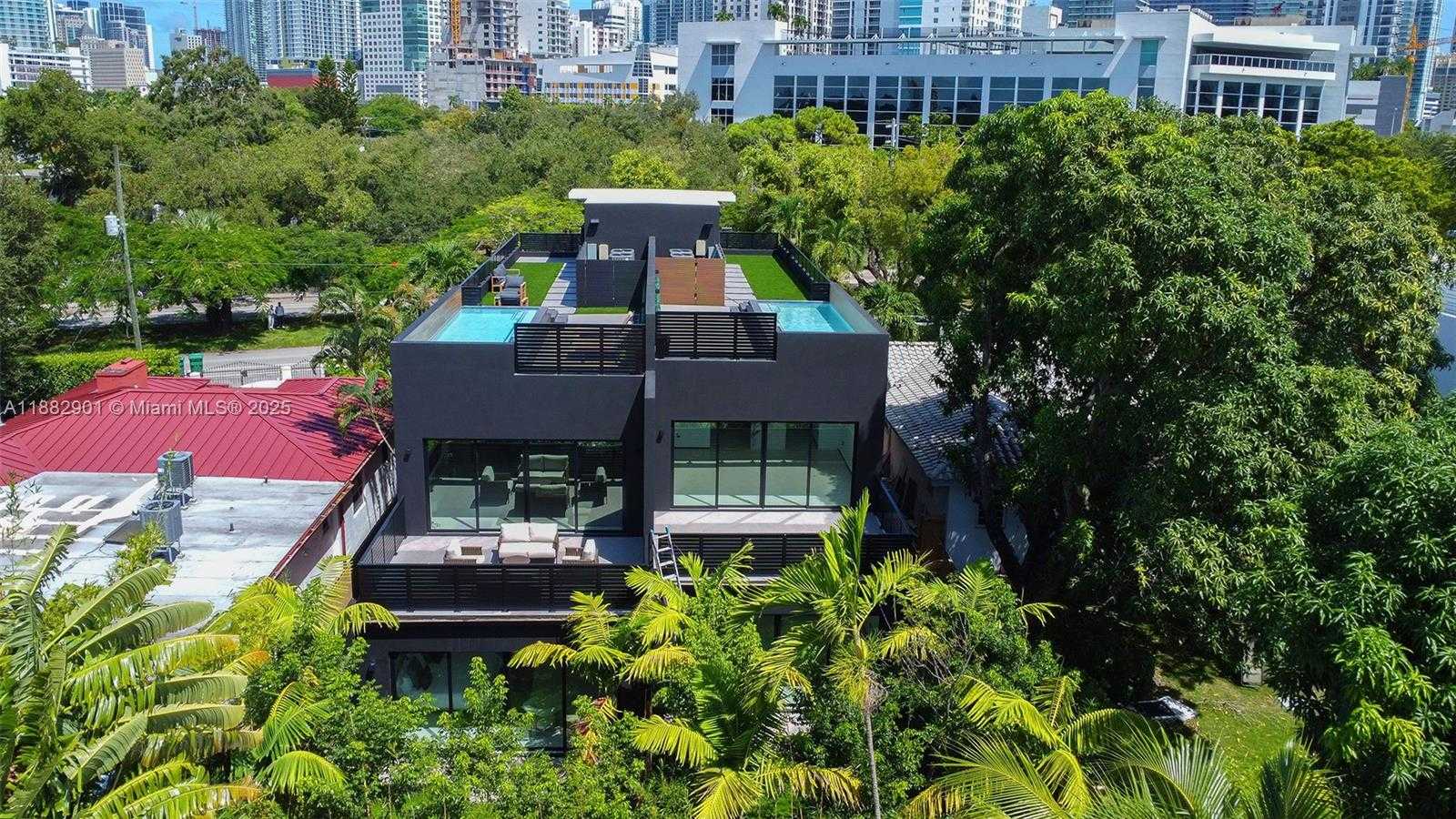 Small Image of 420 SOUTH WEST 15TH RD #420, Miami Number 80